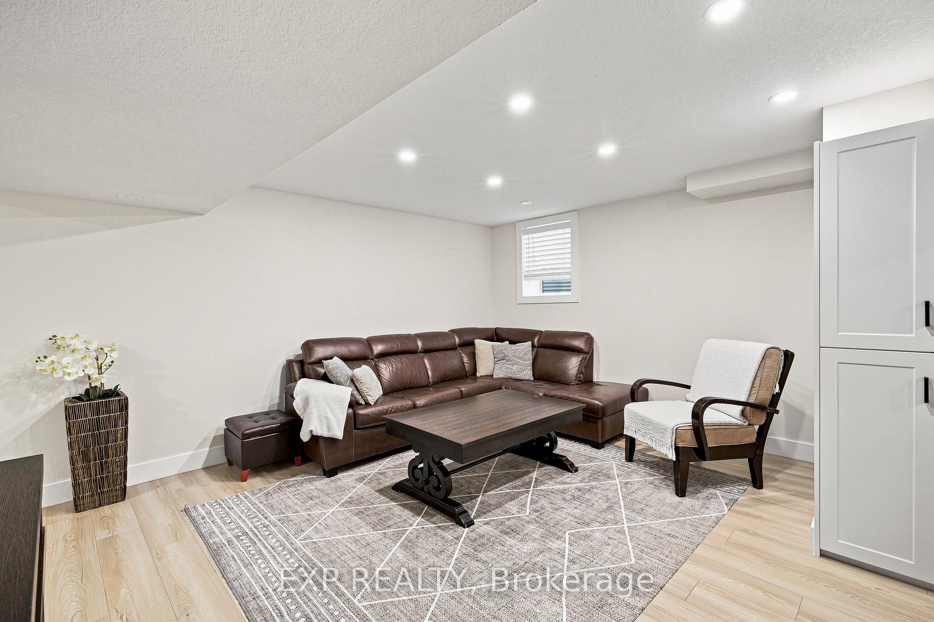 Photo 43 of 62 Corfield Drive, Kitchener, Idlewood — HOMEH