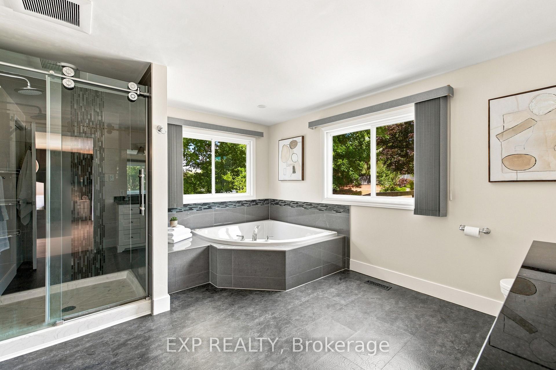 Photo 32 of 62 Corfield Drive, Kitchener, Idlewood — HOMEH