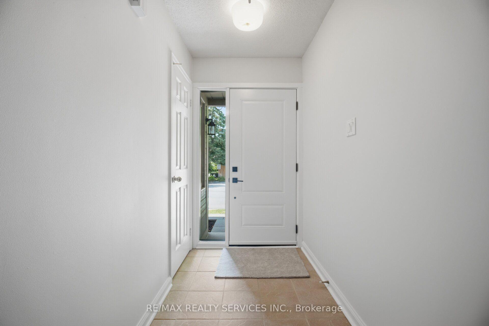 Photo 4 of Unit 49, 3100 Fifth Line W, Mississauga, Erin Mills — HOMEH