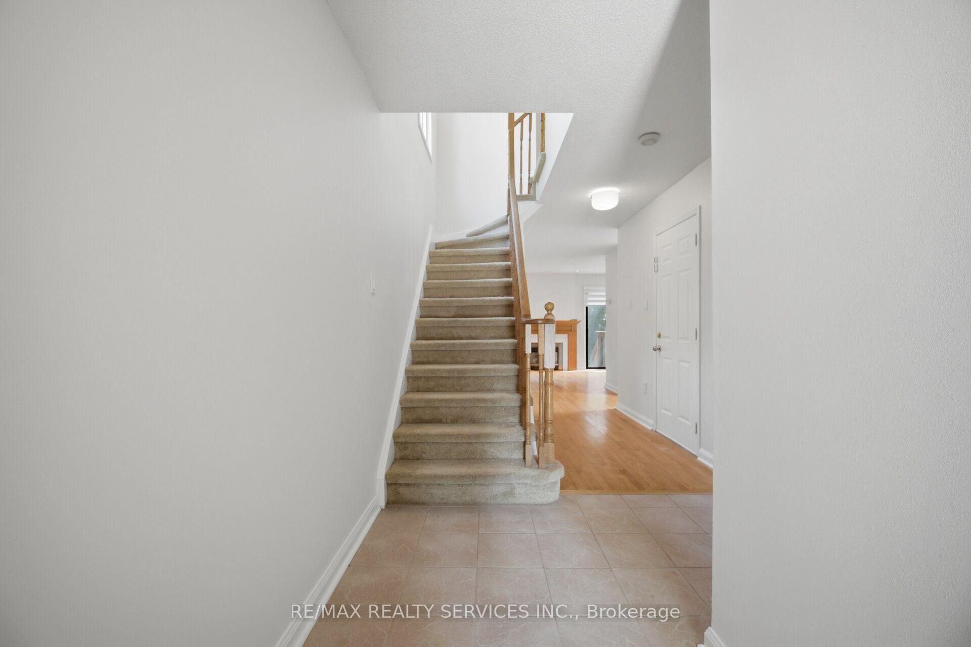 Photo 5 of Unit 49, 3100 Fifth Line W, Mississauga, Erin Mills — HOMEH
