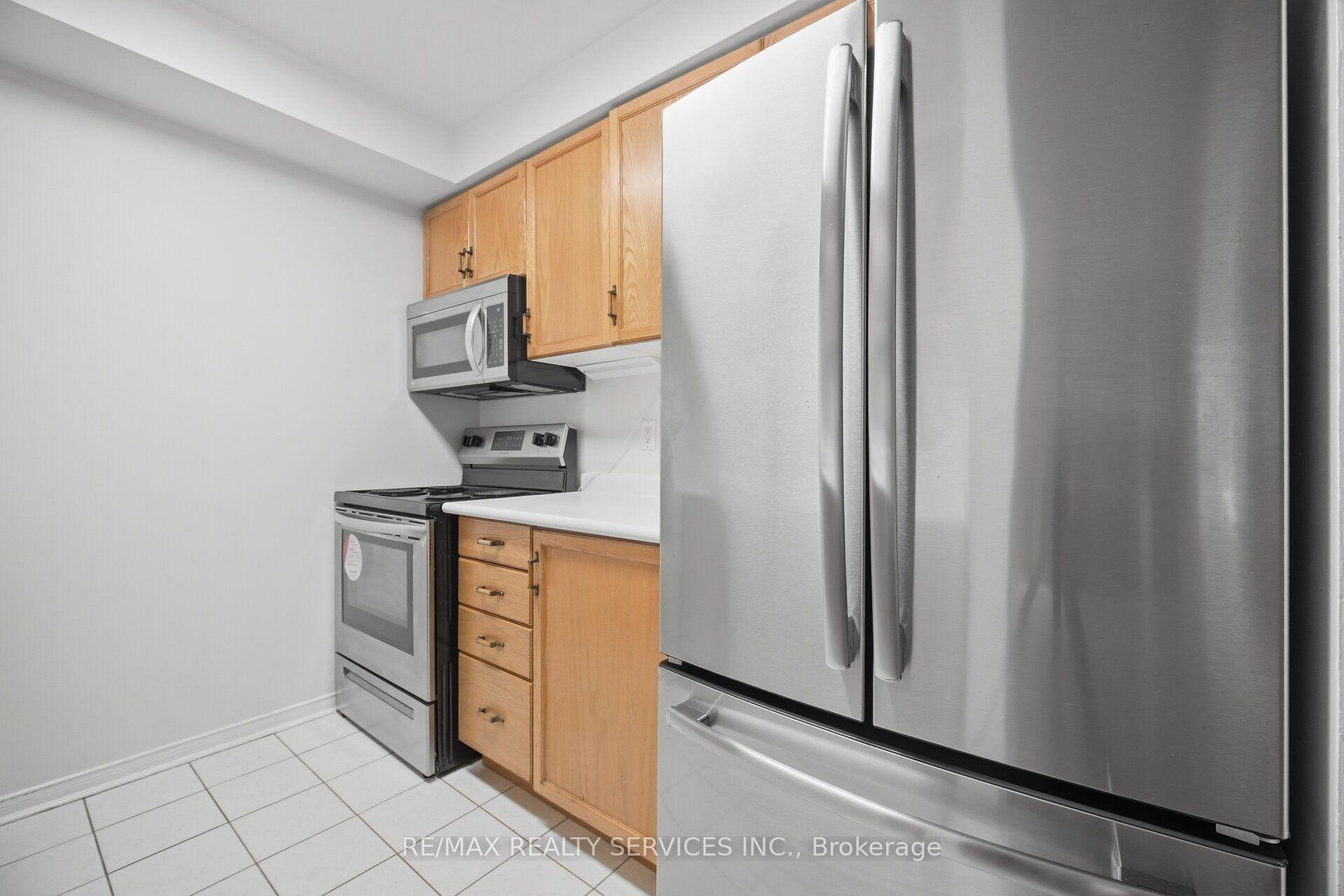 Photo 8 of Unit 49, 3100 Fifth Line W, Mississauga, Erin Mills — HOMEH