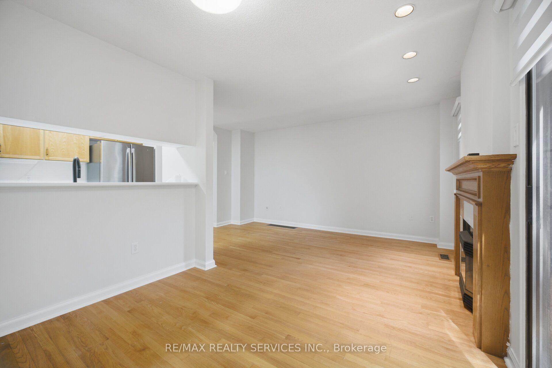 Photo 15 of Unit 49, 3100 Fifth Line W, Mississauga, Erin Mills — HOMEH