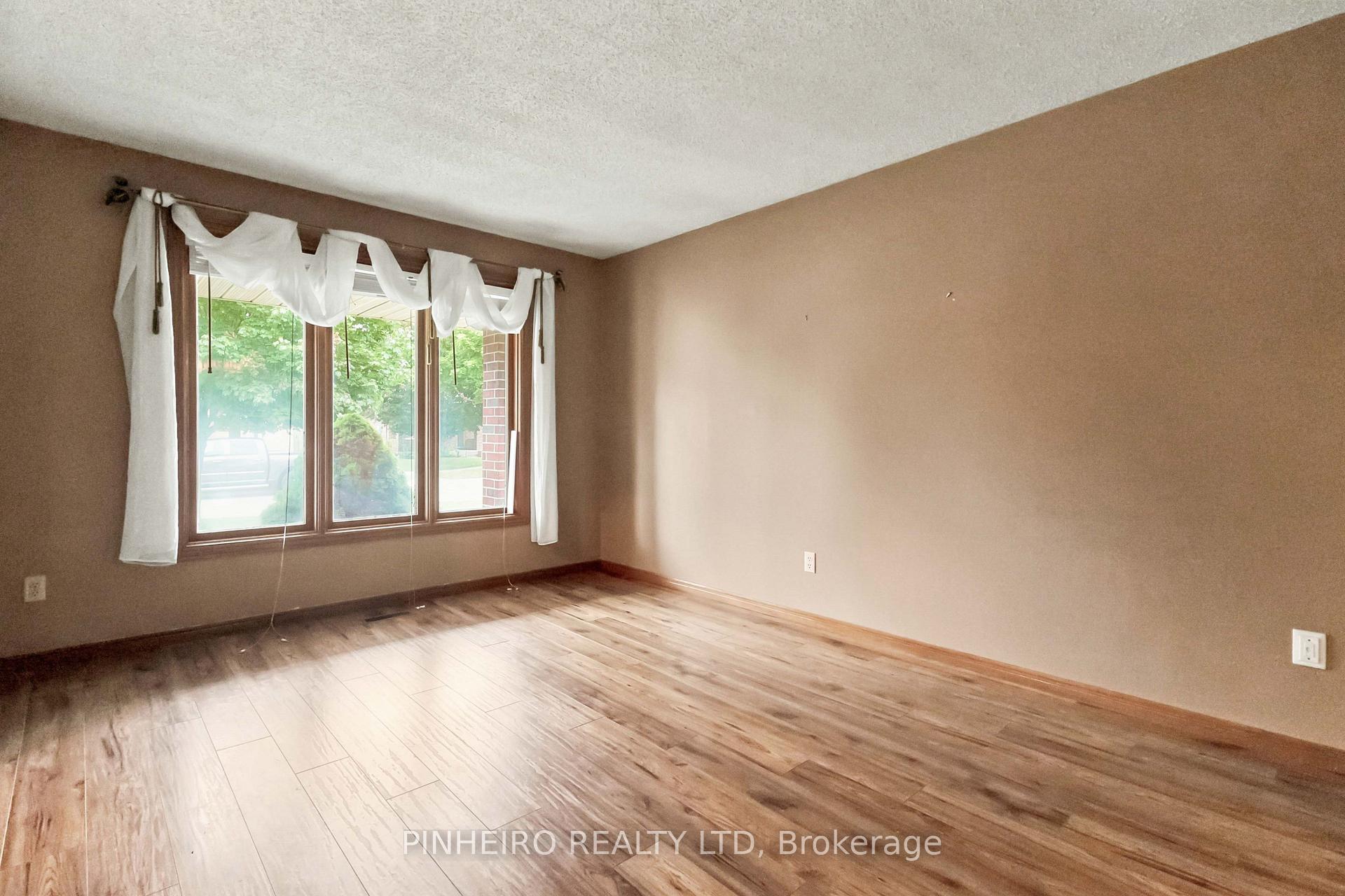 Photo 7 of 153 Saddy Avenue, London, East I — HOMEH