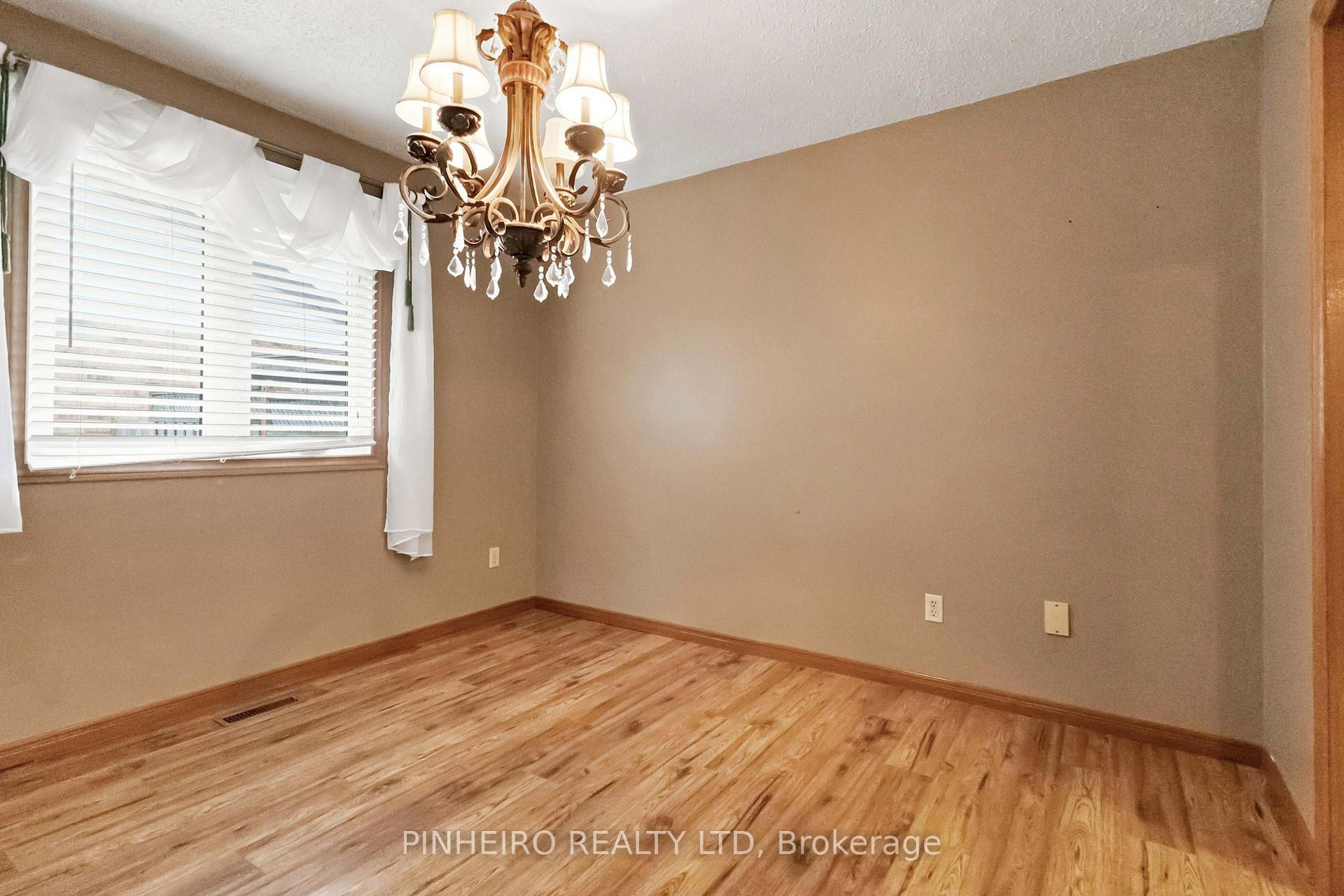 Photo 10 of 153 Saddy Avenue, London, East I — HOMEH