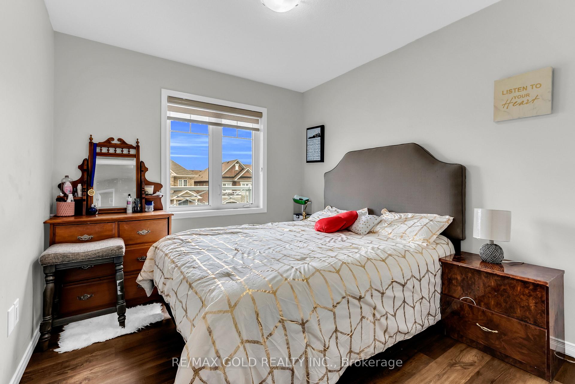 Photo 18 of 486 Queen Mary Drive, Brampton, Northwest Brampton — HOMEH