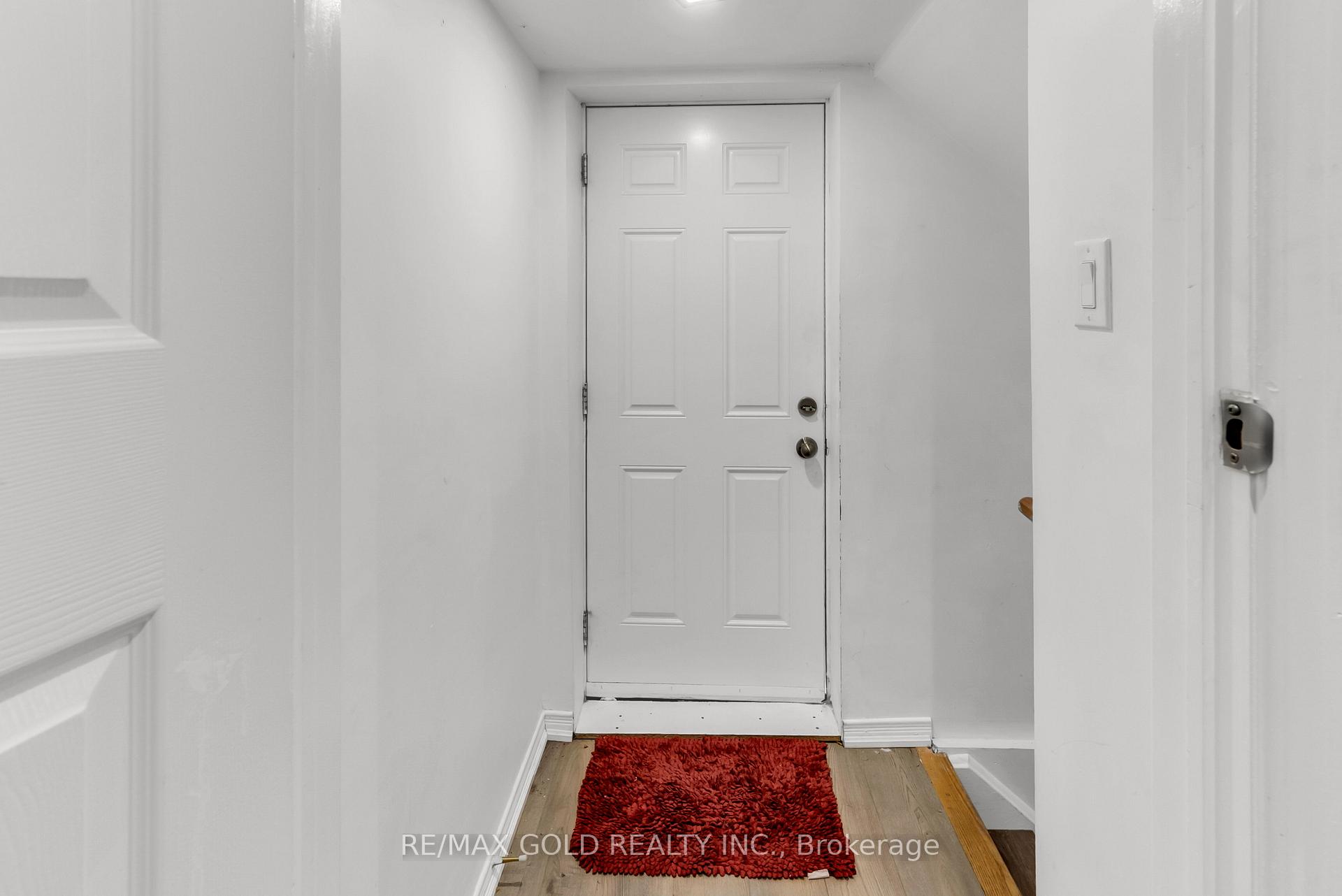 Photo 32 of 486 Queen Mary Drive, Brampton, Northwest Brampton — HOMEH