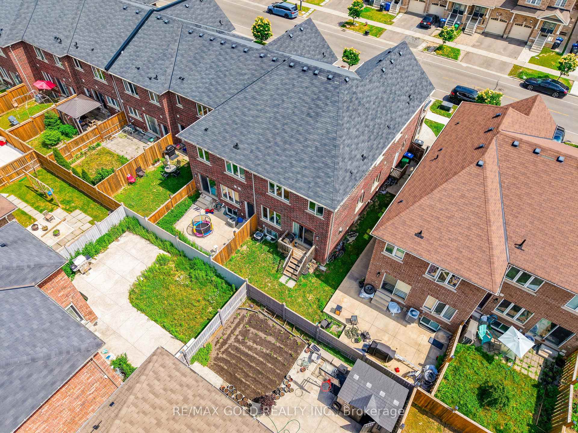 Photo 35 of 486 Queen Mary Drive, Brampton, Northwest Brampton — HOMEH