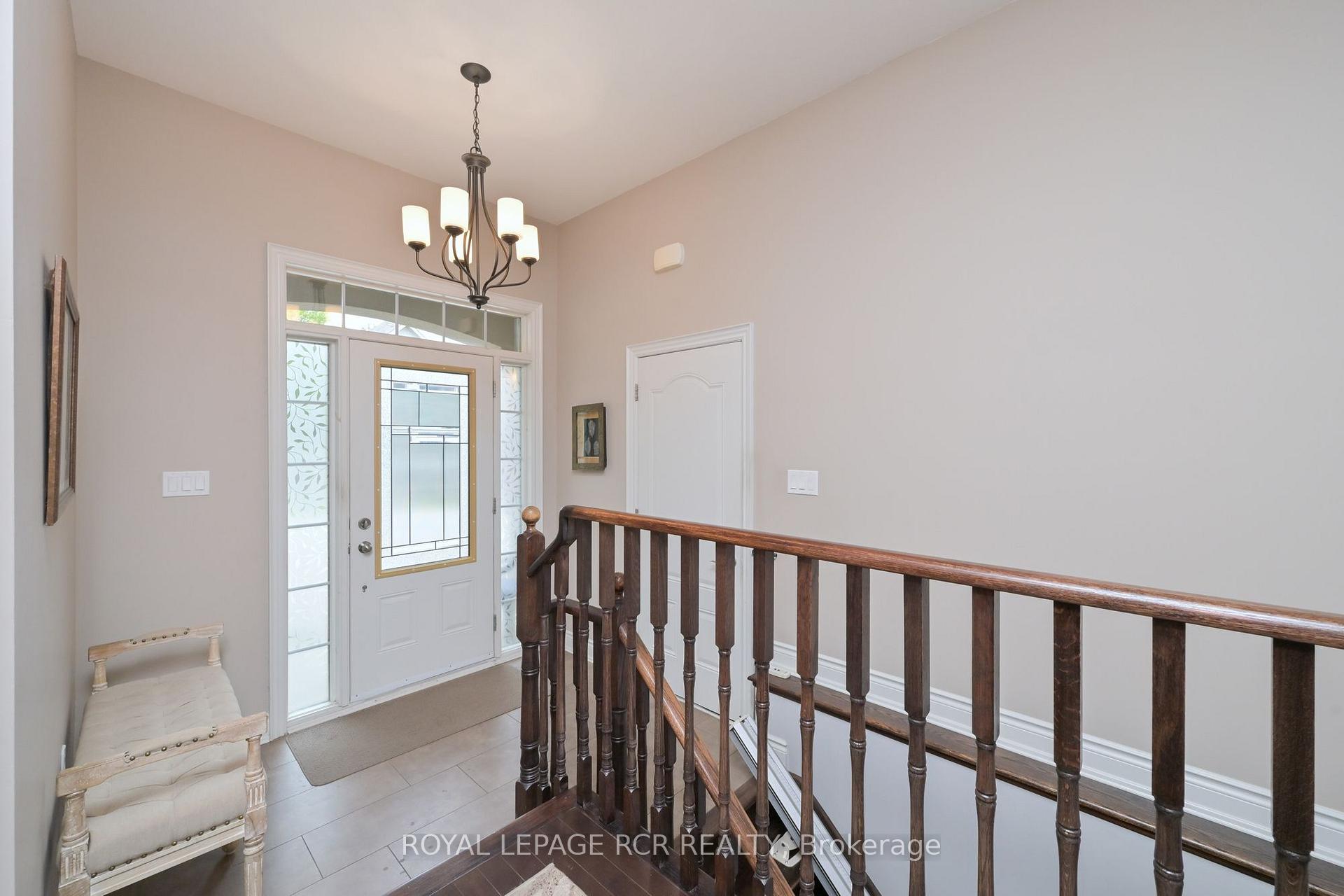 Photo 3 of 32 Hillcrest Drive, New Tecumseth, Alliston — HOMEH