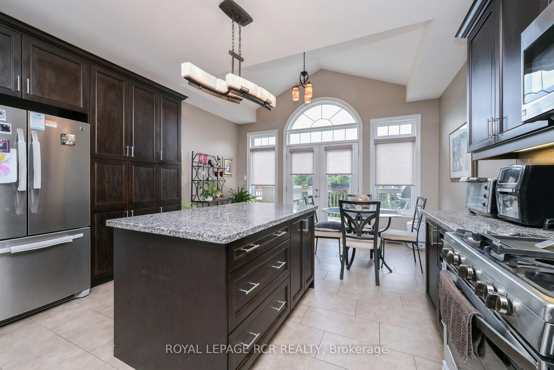 Photo 7 of 32 Hillcrest Drive, New Tecumseth, Alliston — HOMEH