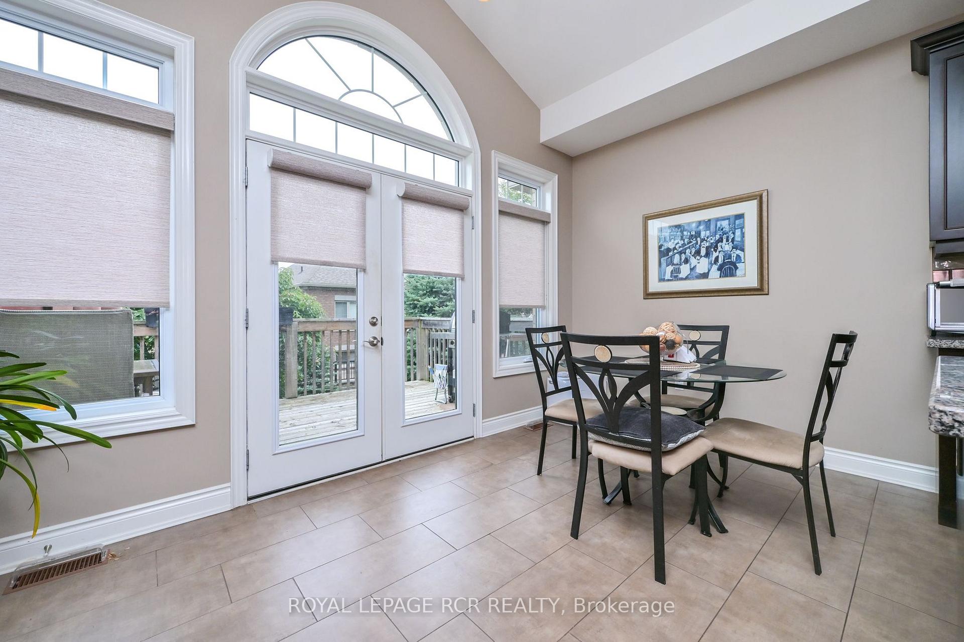 Photo 8 of 32 Hillcrest Drive, New Tecumseth, Alliston — HOMEH