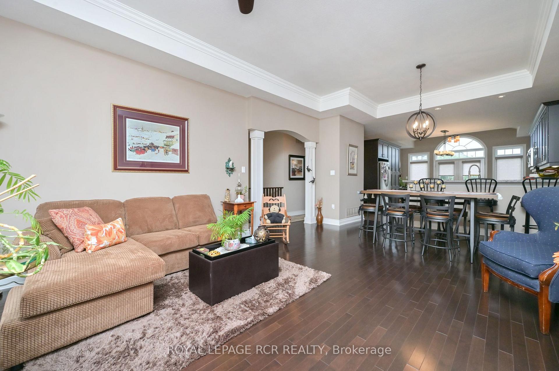 Photo 12 of 32 Hillcrest Drive, New Tecumseth, Alliston — HOMEH