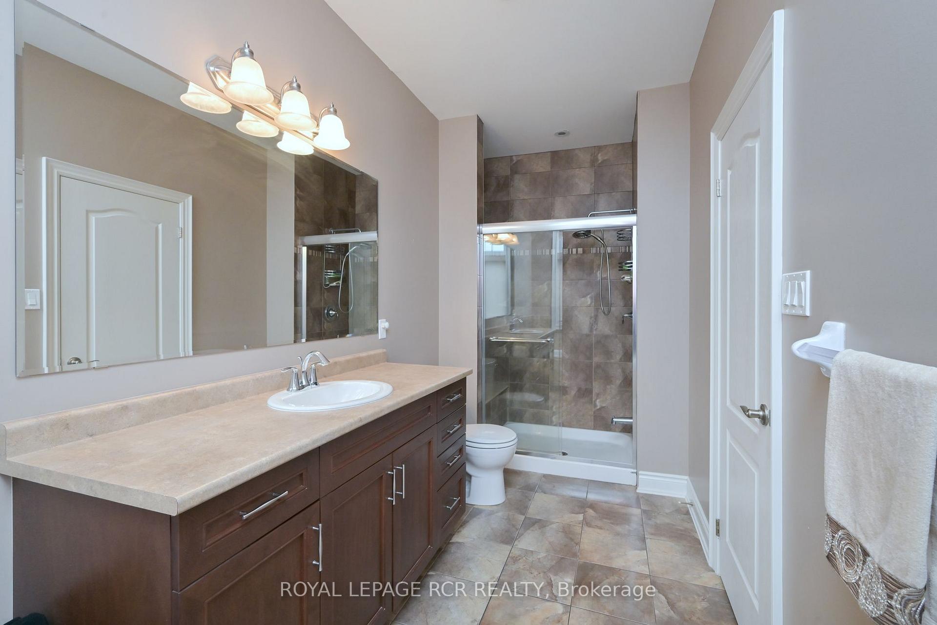 Photo 17 of 32 Hillcrest Drive, New Tecumseth, Alliston — HOMEH