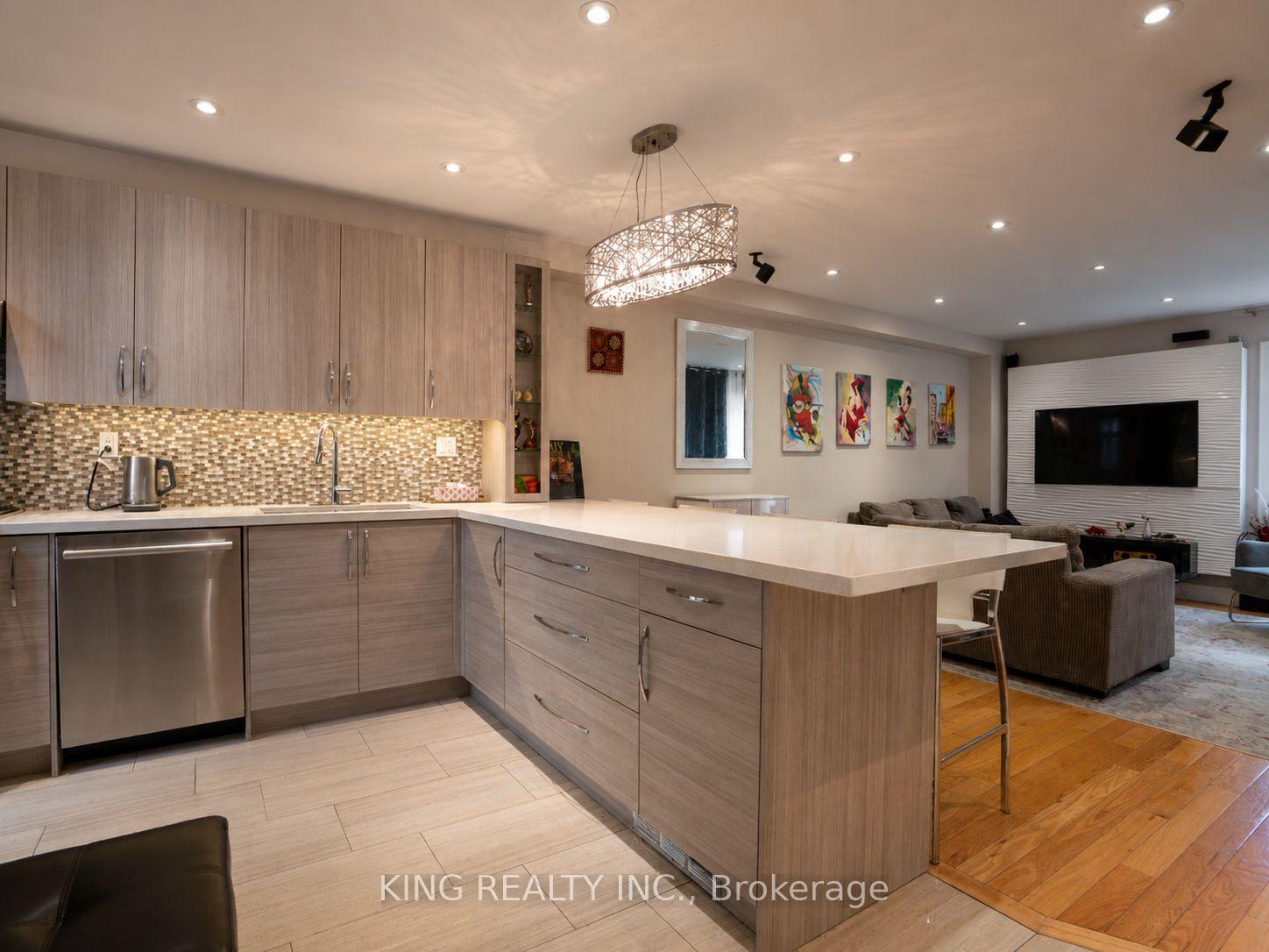 Photo 6 of 149 Dolce Crescent, Vaughan, Vellore Village — HOMEH