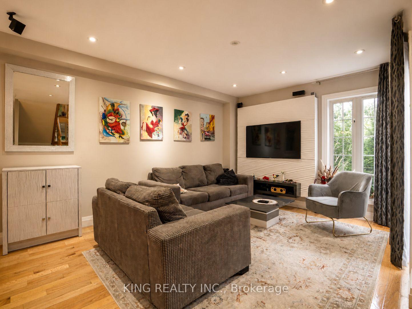 Photo 7 of 149 Dolce Crescent, Vaughan, Vellore Village — HOMEH