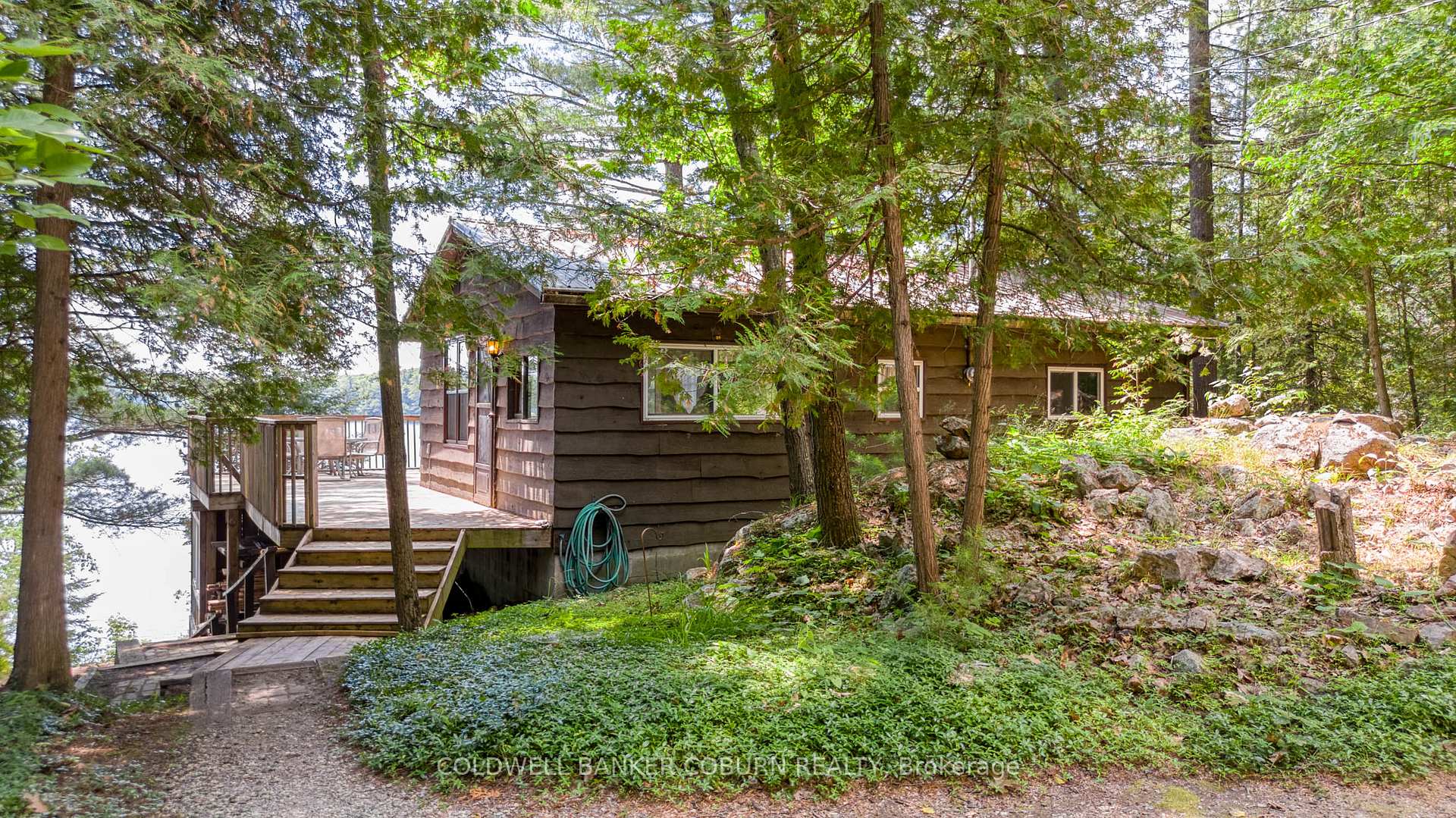 Photo 2 of 1015 Oak Lane N, Frontenac, Frontenac Centre — HOMEH
