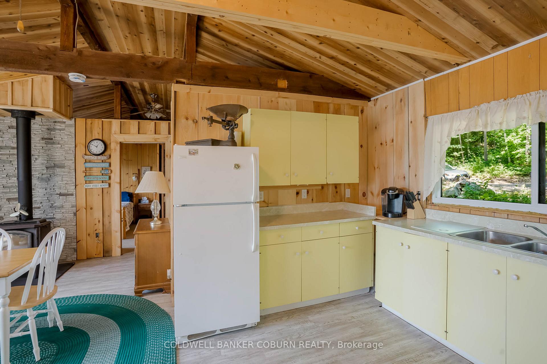 Photo 13 of 1015 Oak Lane N, Frontenac, Frontenac Centre — HOMEH