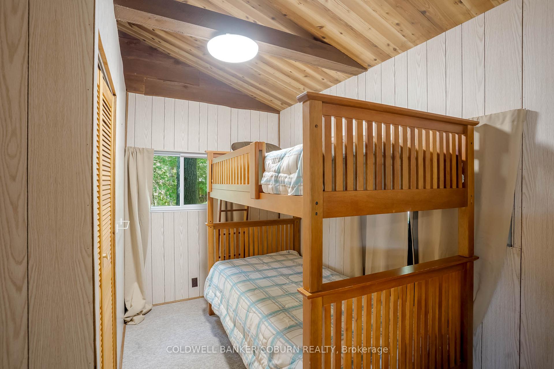 Photo 20 of 1015 Oak Lane N, Frontenac, Frontenac Centre — HOMEH