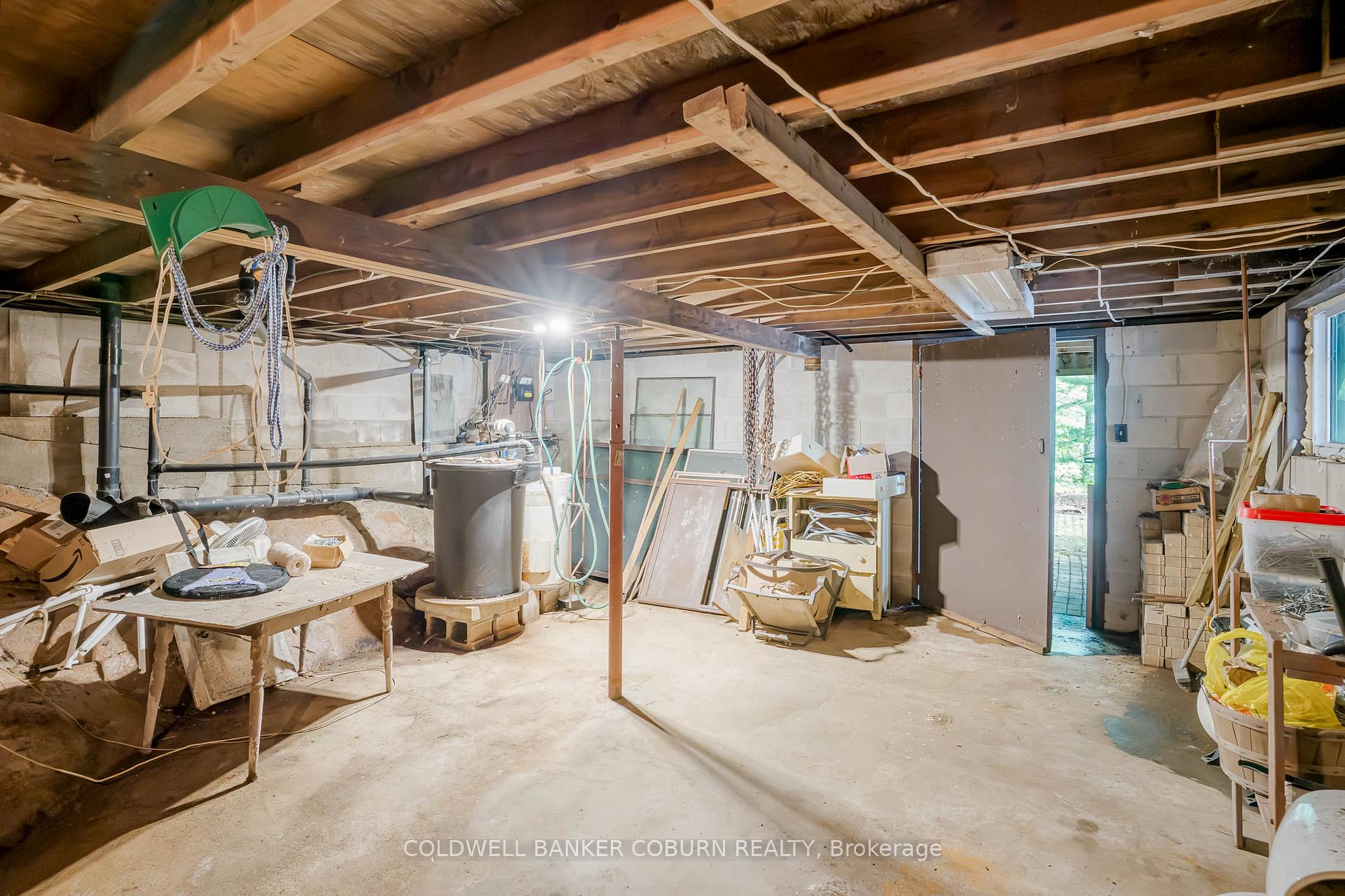 Photo 22 of 1015 Oak Lane N, Frontenac, Frontenac Centre — HOMEH
