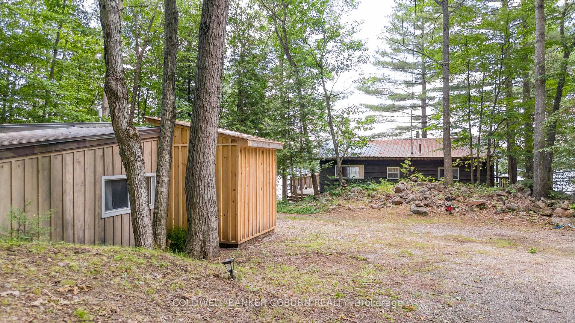 Photo 36 of 1015 Oak Lane N, Frontenac, Frontenac Centre — HOMEH
