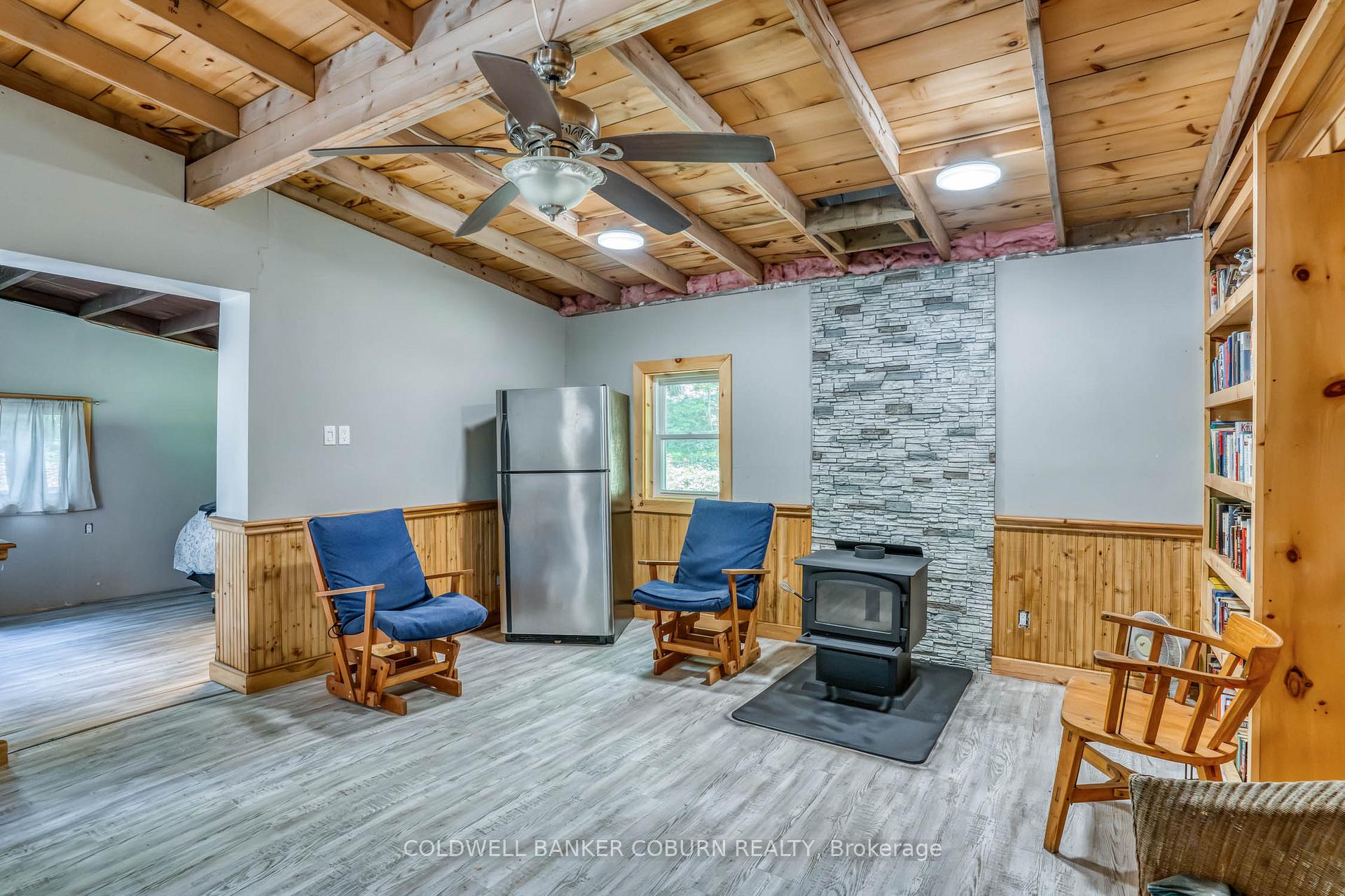 Photo 41 of 1015 Oak Lane N, Frontenac, Frontenac Centre — HOMEH