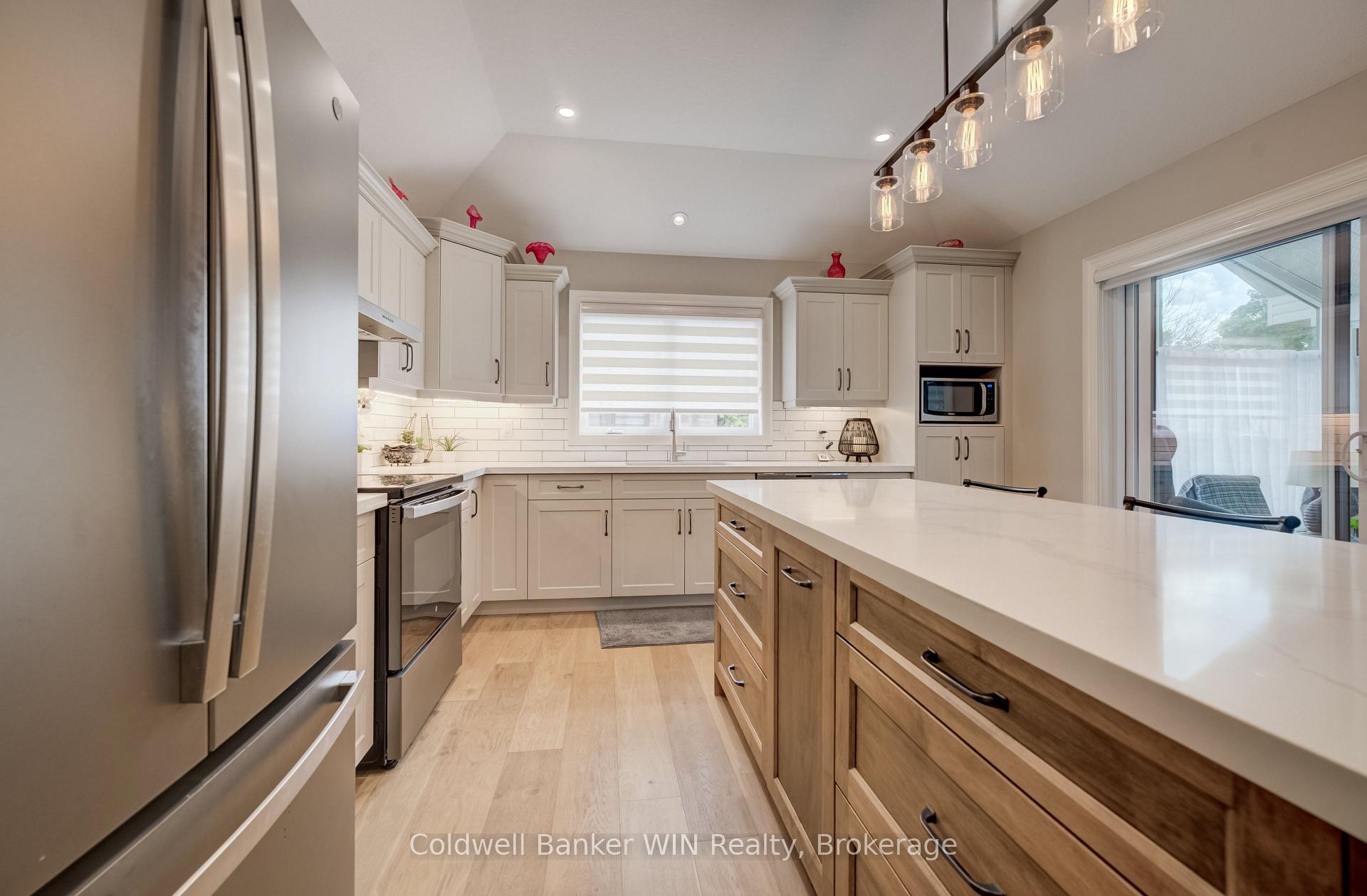 Photo 12 of 115 Ronnies Way, Wellington North, Mount Forest — HOMEH