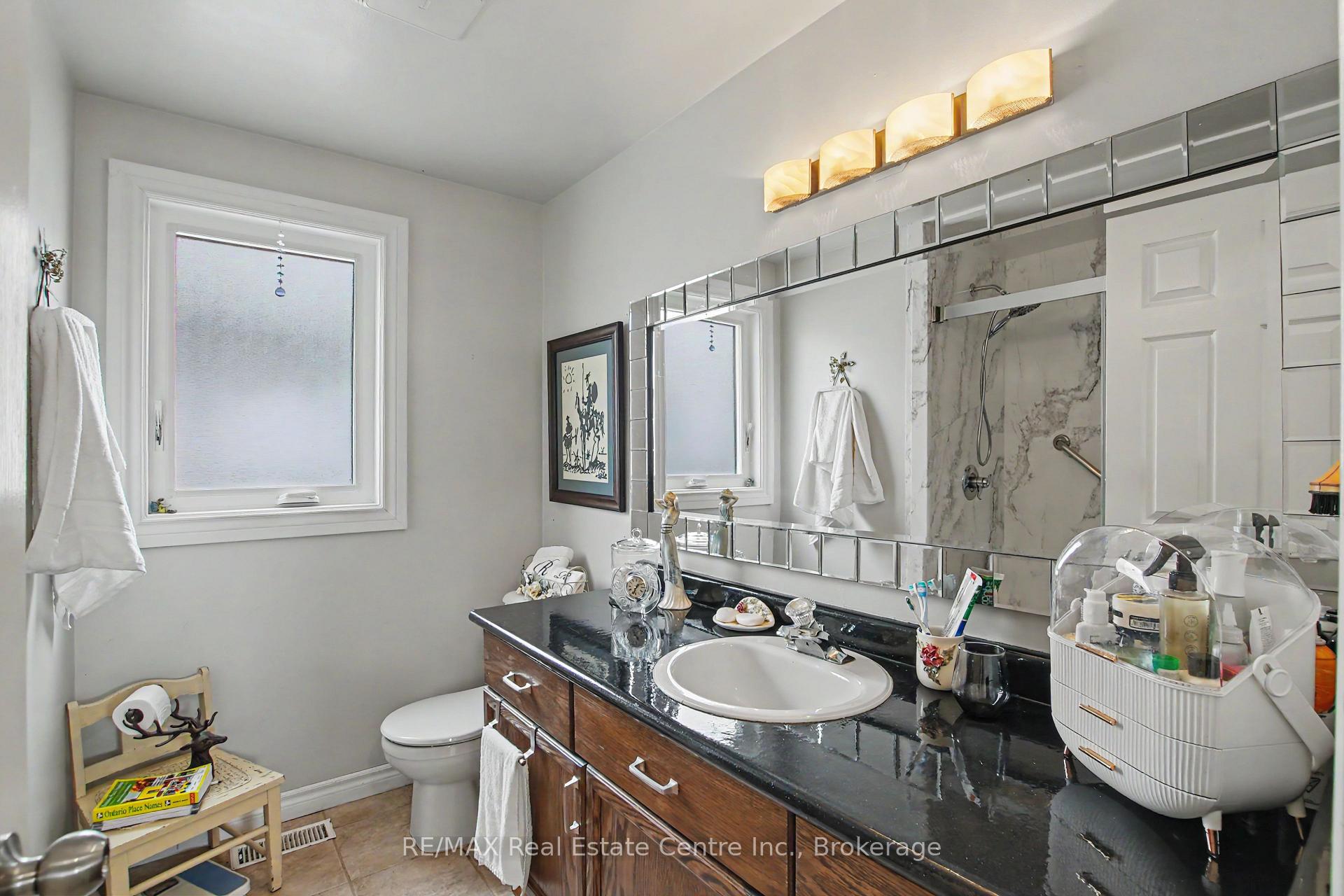 Photo 23 of 17 Bush Clover Crescent, Kitchener, Laurentian Hills — HOMEH