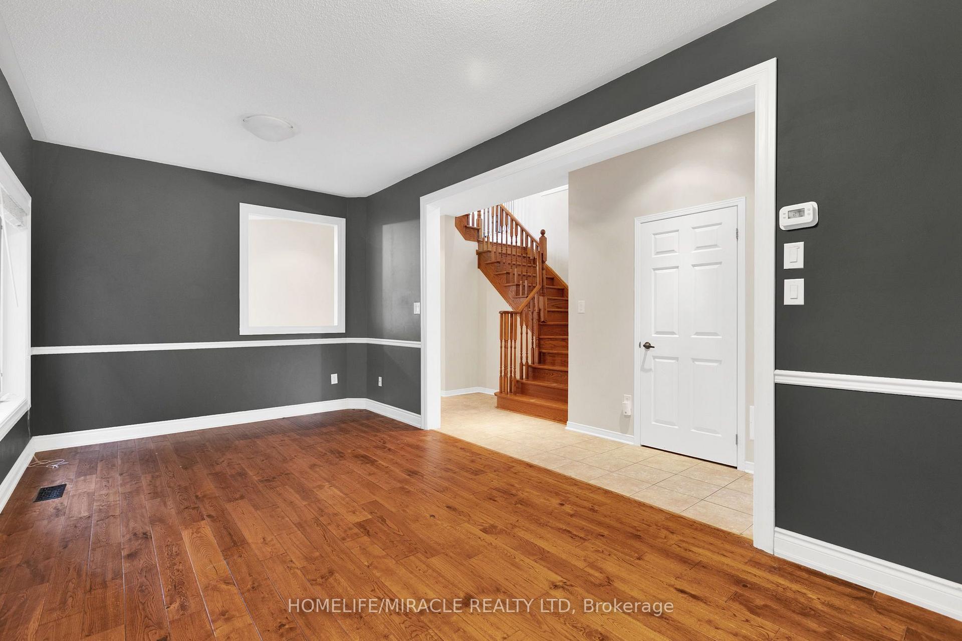 Photo 7 of Unit Main & Upper Floor, 15 Chetholme Place E, Halton Hills, Georgetown — HOMEH