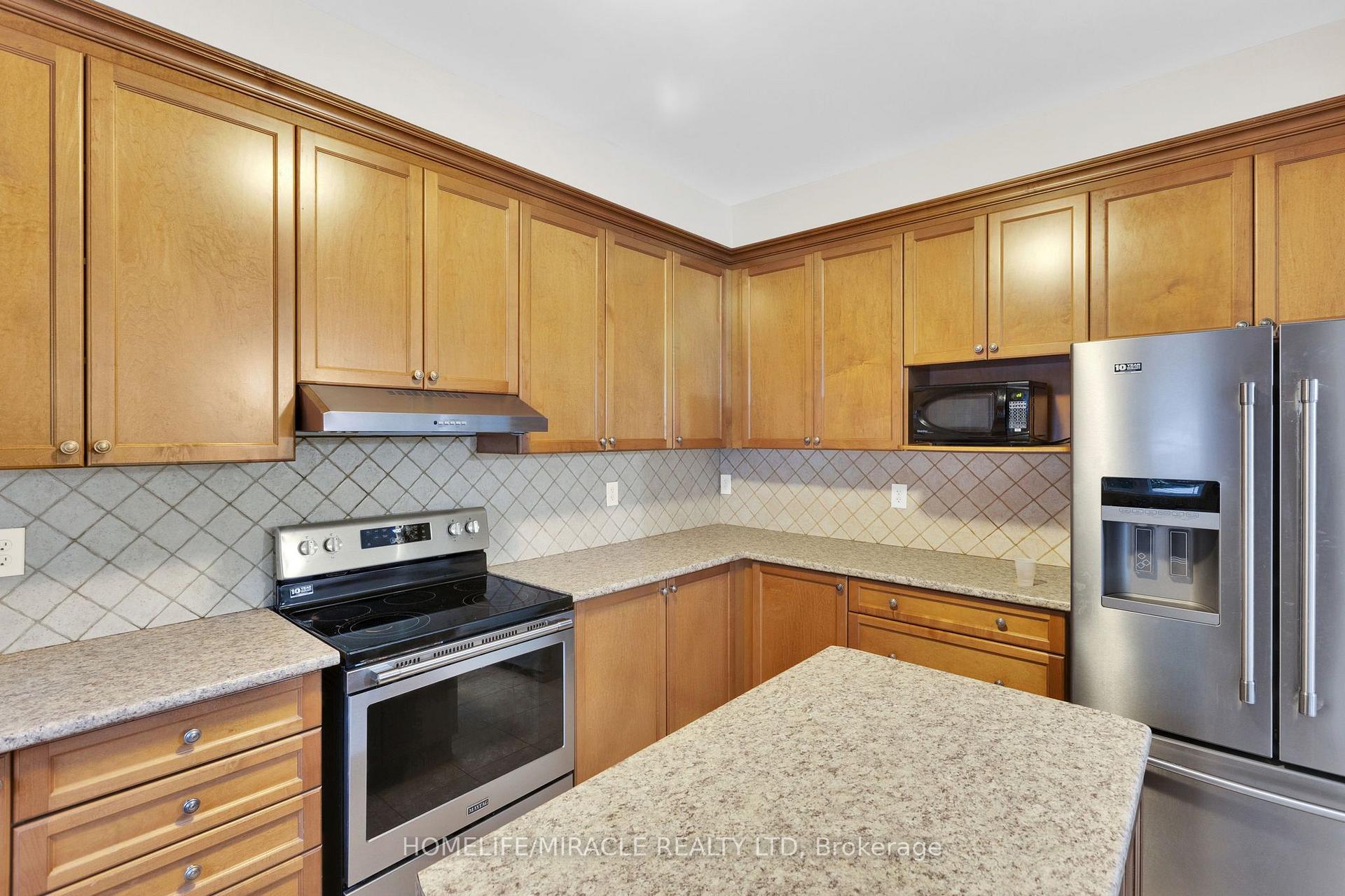Photo 10 of Unit Main & Upper Floor, 15 Chetholme Place E, Halton Hills, Georgetown — HOMEH