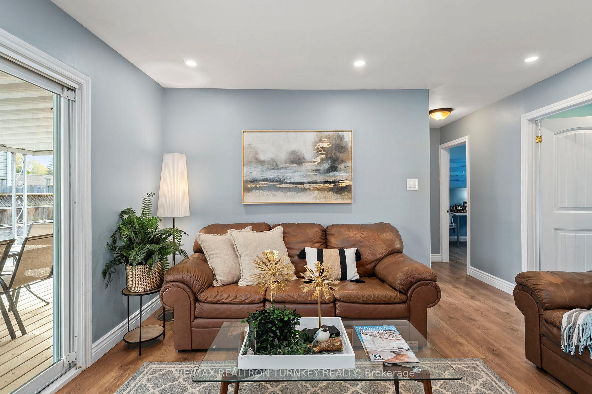 Photo 5 of 782 Third Avenue, Georgina, Historic Lakeshore Communities — HOMEH