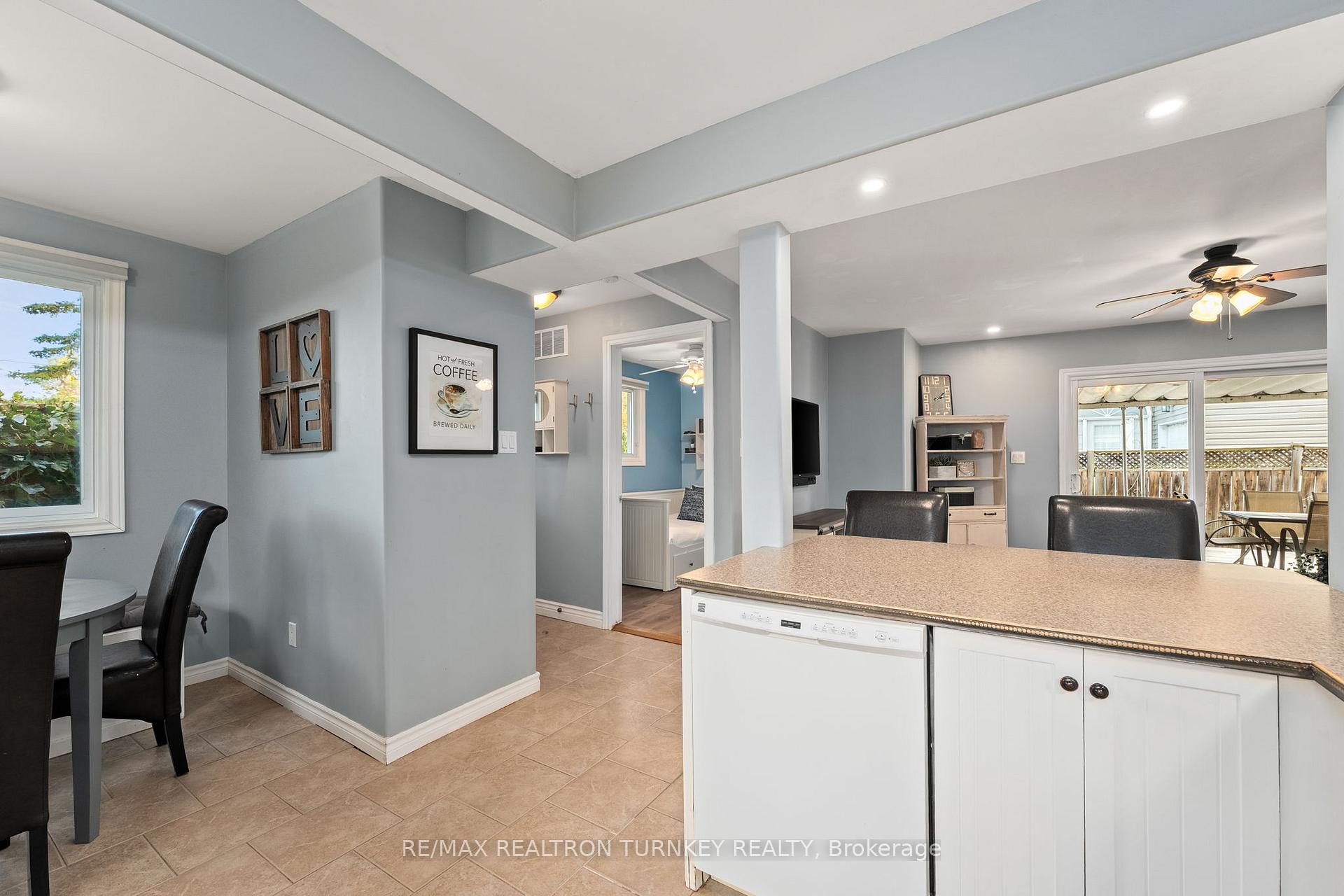 Photo 11 of 782 Third Avenue, Georgina, Historic Lakeshore Communities — HOMEH