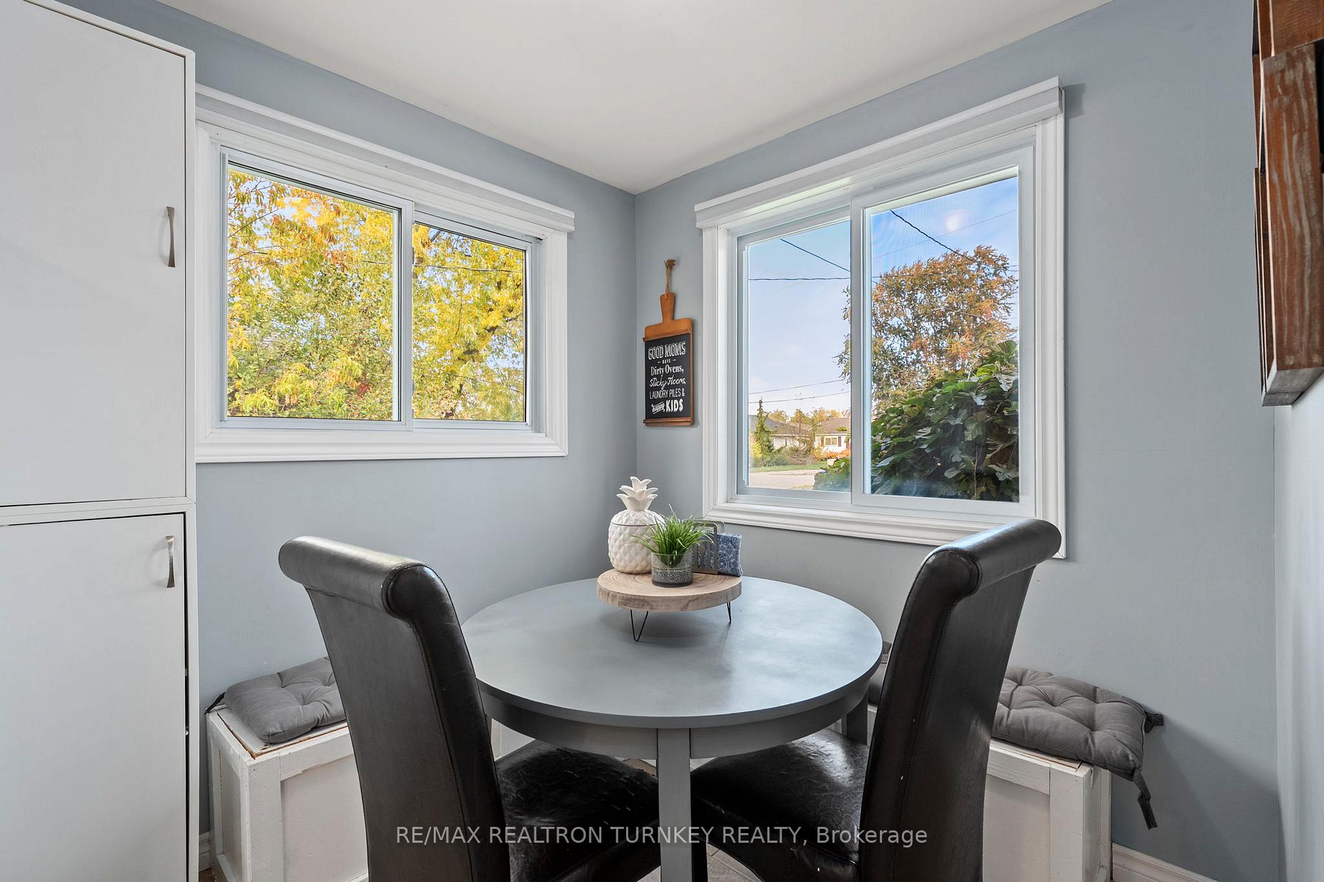 Photo 12 of 782 Third Avenue, Georgina, Historic Lakeshore Communities — HOMEH