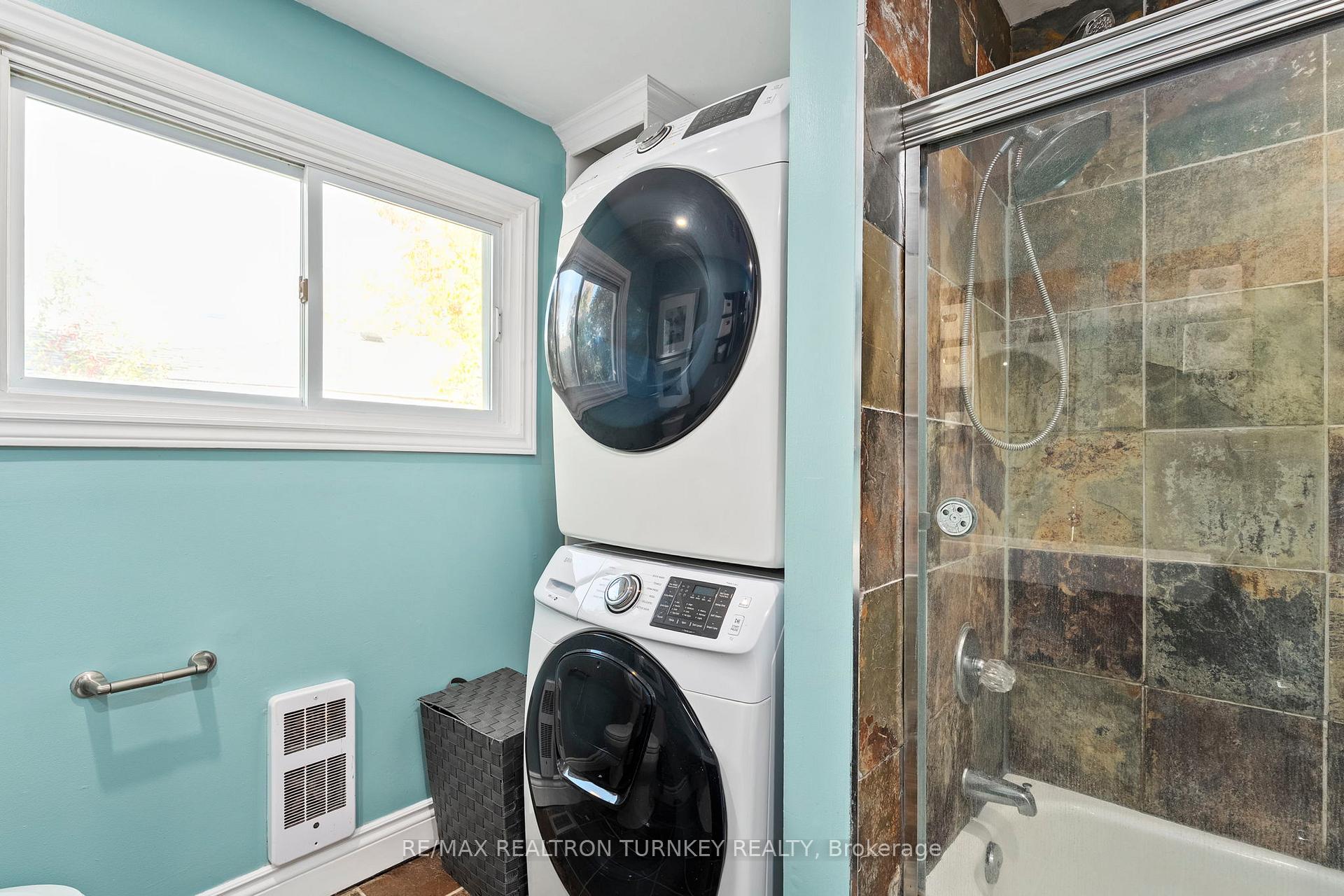 Photo 23 of 782 Third Avenue, Georgina, Historic Lakeshore Communities — HOMEH