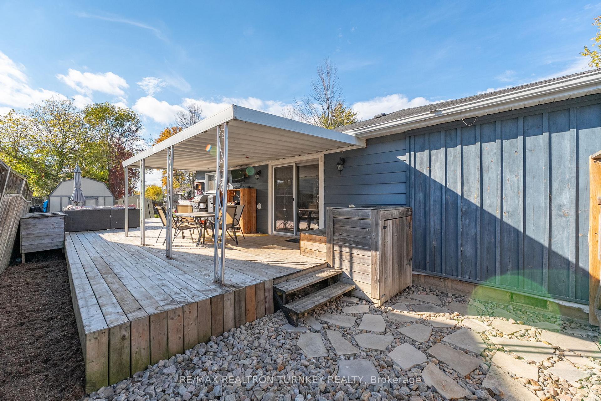 Photo 24 of 782 Third Avenue, Georgina, Historic Lakeshore Communities — HOMEH