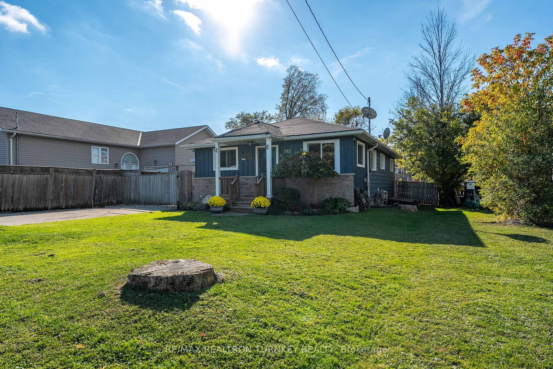 Photo 41 of 782 Third Avenue, Georgina, Historic Lakeshore Communities — HOMEH