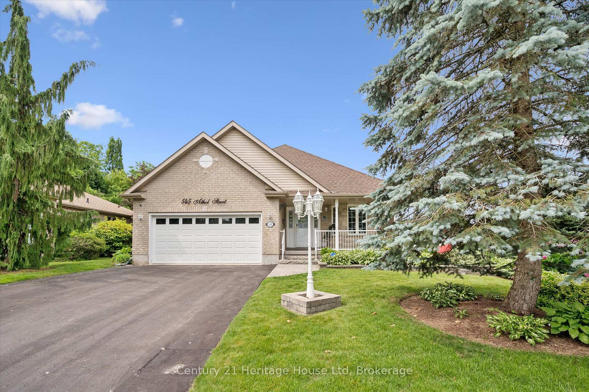 Photo 1 of 545 Athol Street, Centre Wellington, Fergus — HOMEH