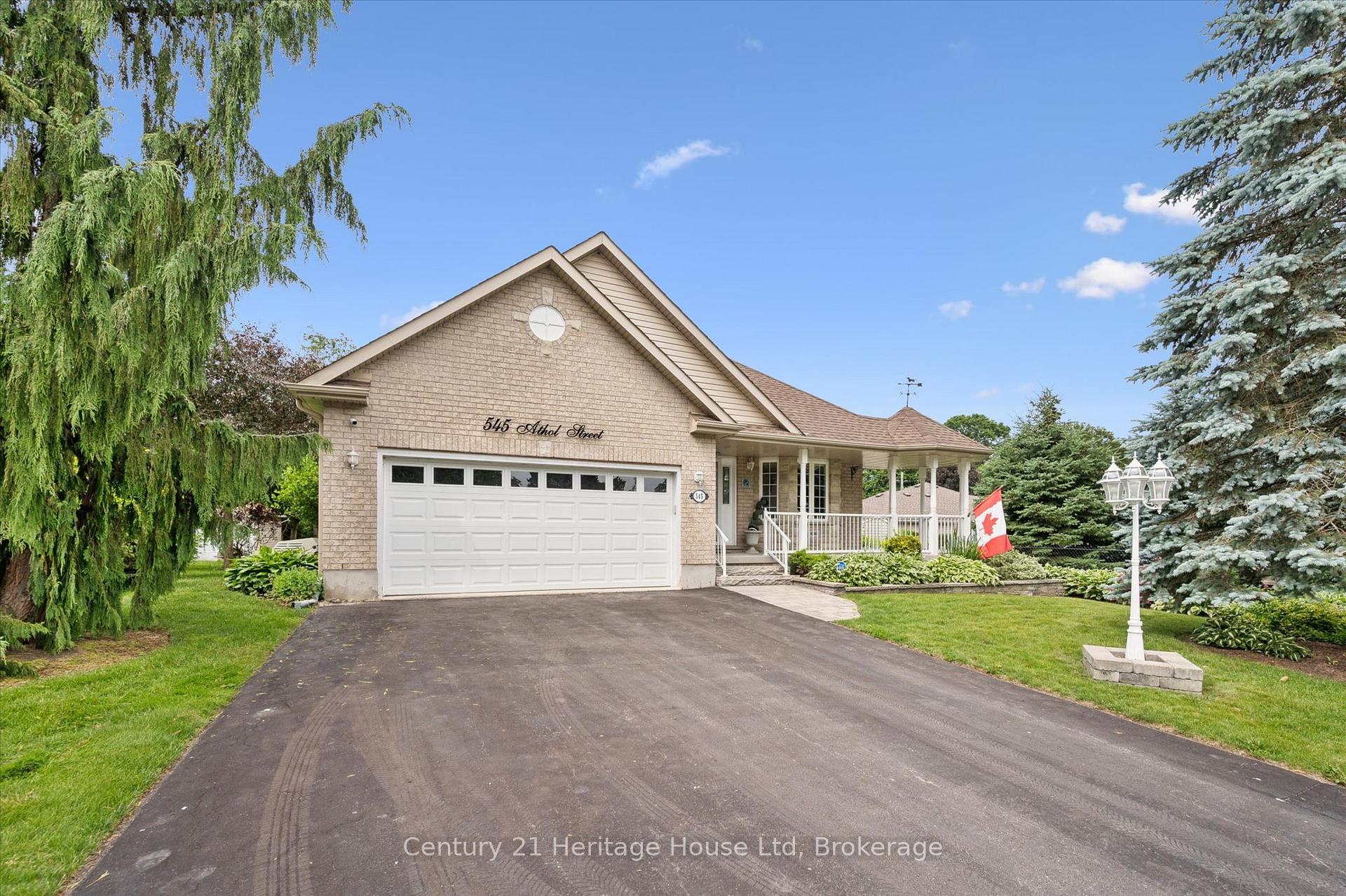 Photo 2 of 545 Athol Street, Centre Wellington, Fergus — HOMEH