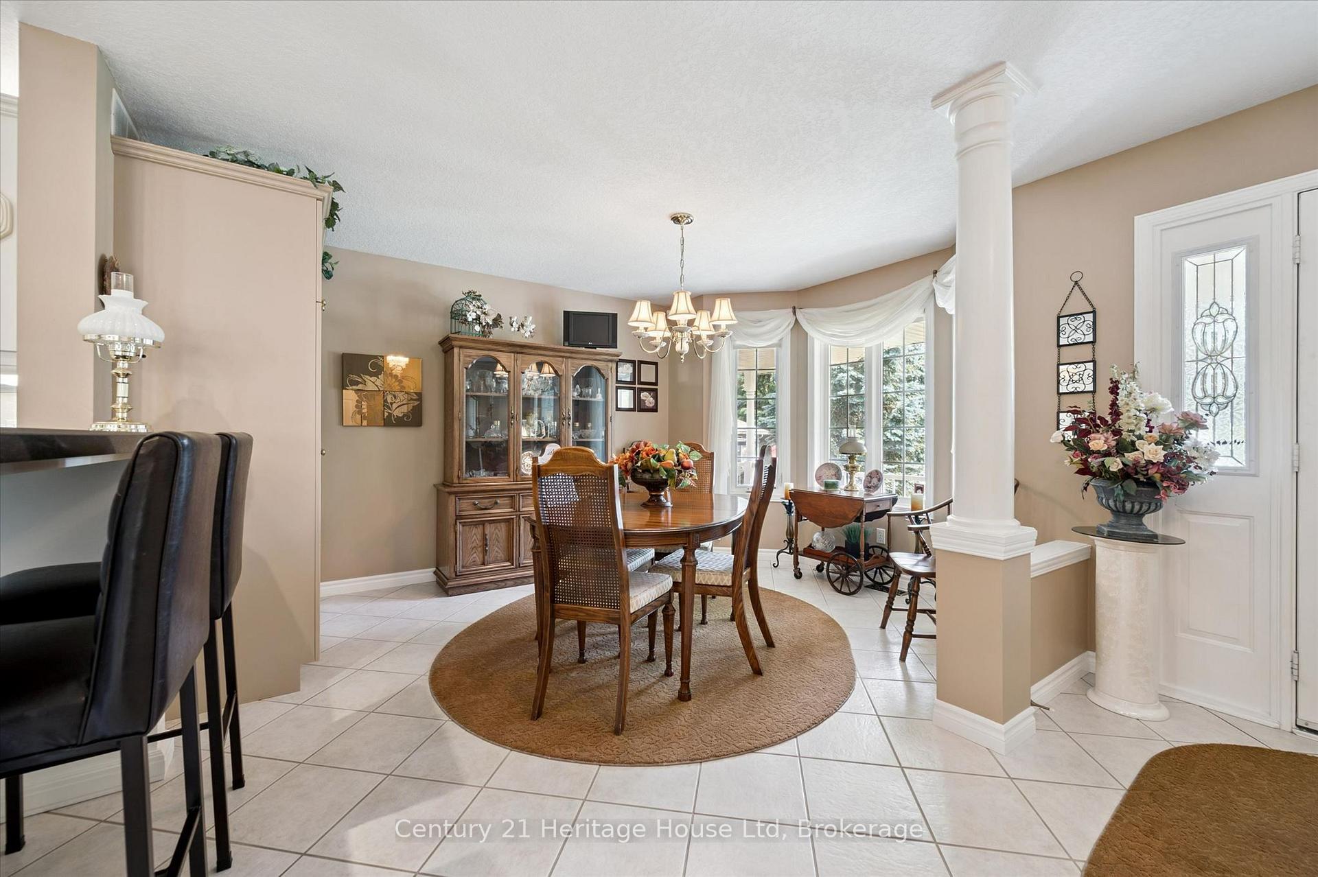 Photo 4 of 545 Athol Street, Centre Wellington, Fergus — HOMEH