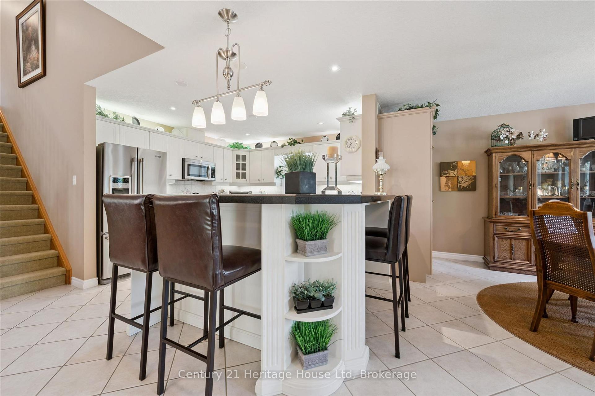 Photo 6 of 545 Athol Street, Centre Wellington, Fergus — HOMEH