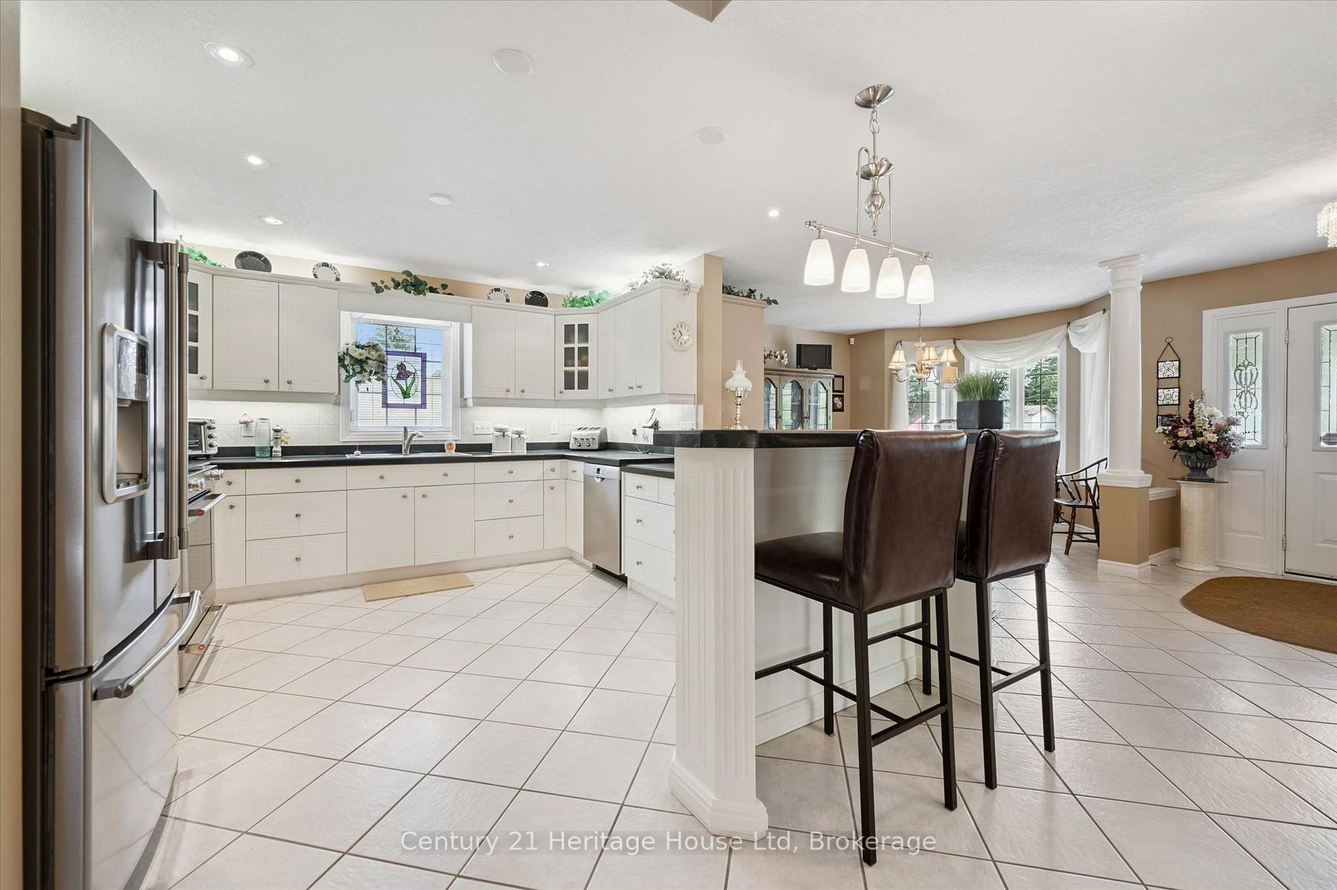 Photo 7 of 545 Athol Street, Centre Wellington, Fergus — HOMEH