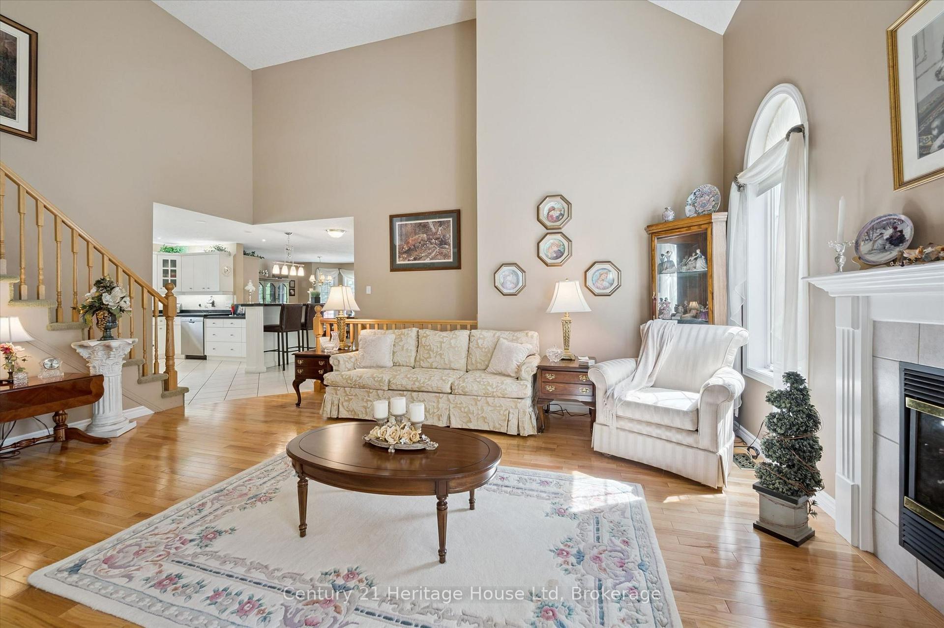 Photo 11 of 545 Athol Street, Centre Wellington, Fergus — HOMEH