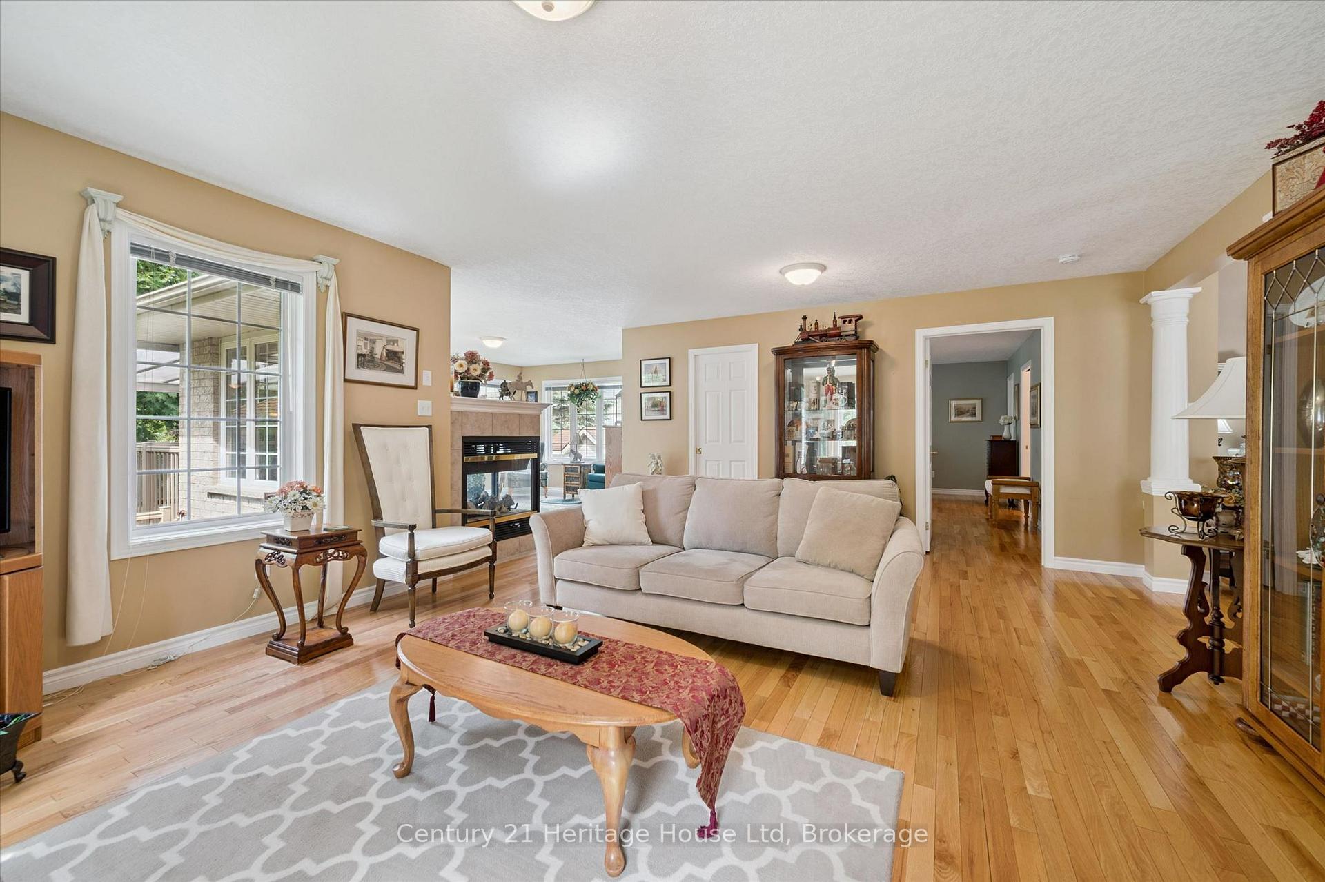 Photo 17 of 545 Athol Street, Centre Wellington, Fergus — HOMEH