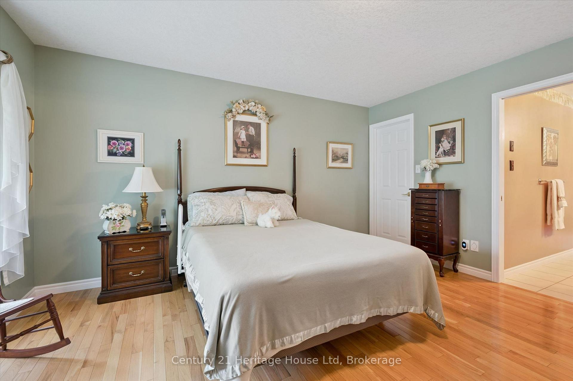 Photo 22 of 545 Athol Street, Centre Wellington, Fergus — HOMEH