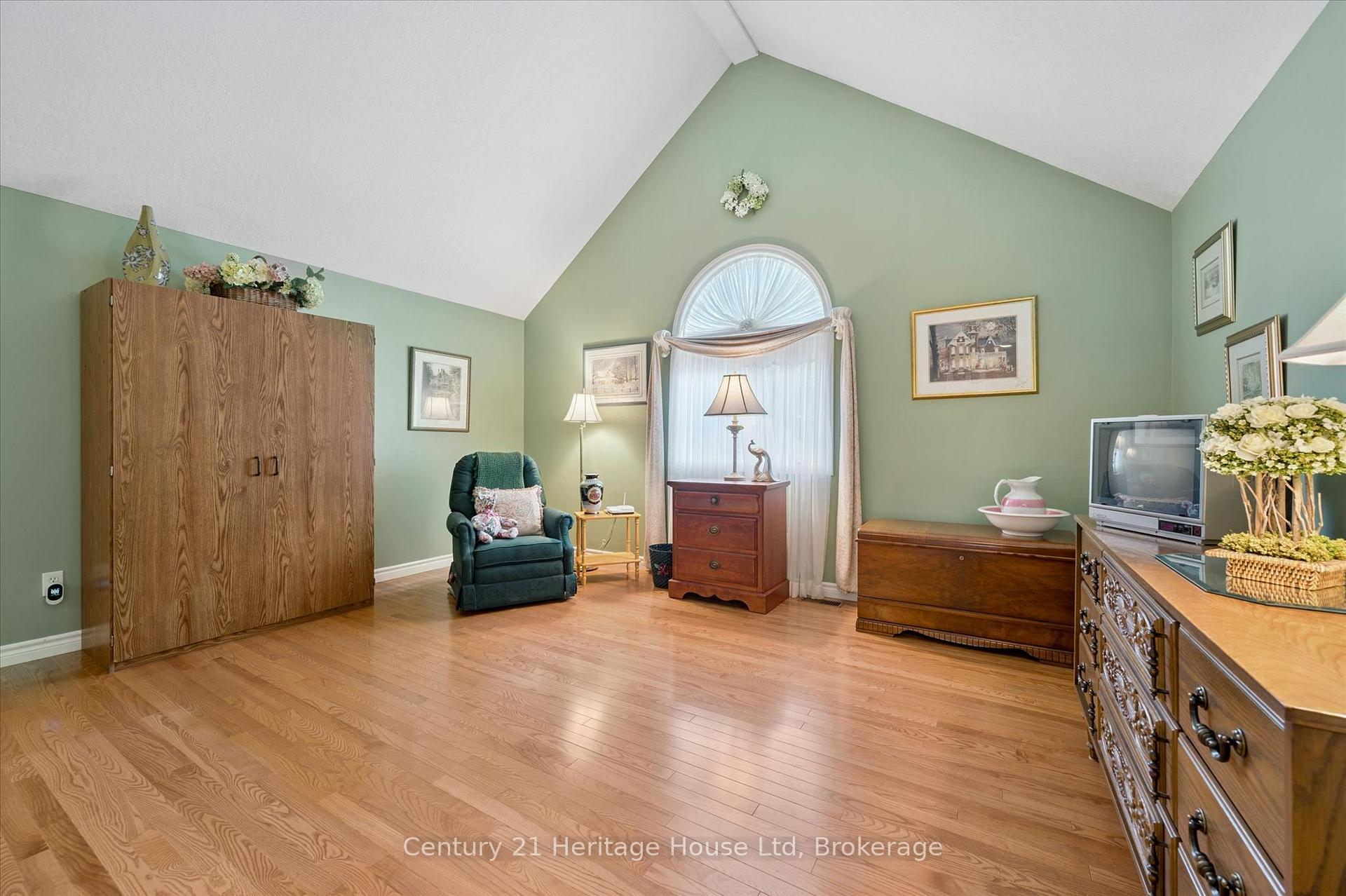 Photo 27 of 545 Athol Street, Centre Wellington, Fergus — HOMEH