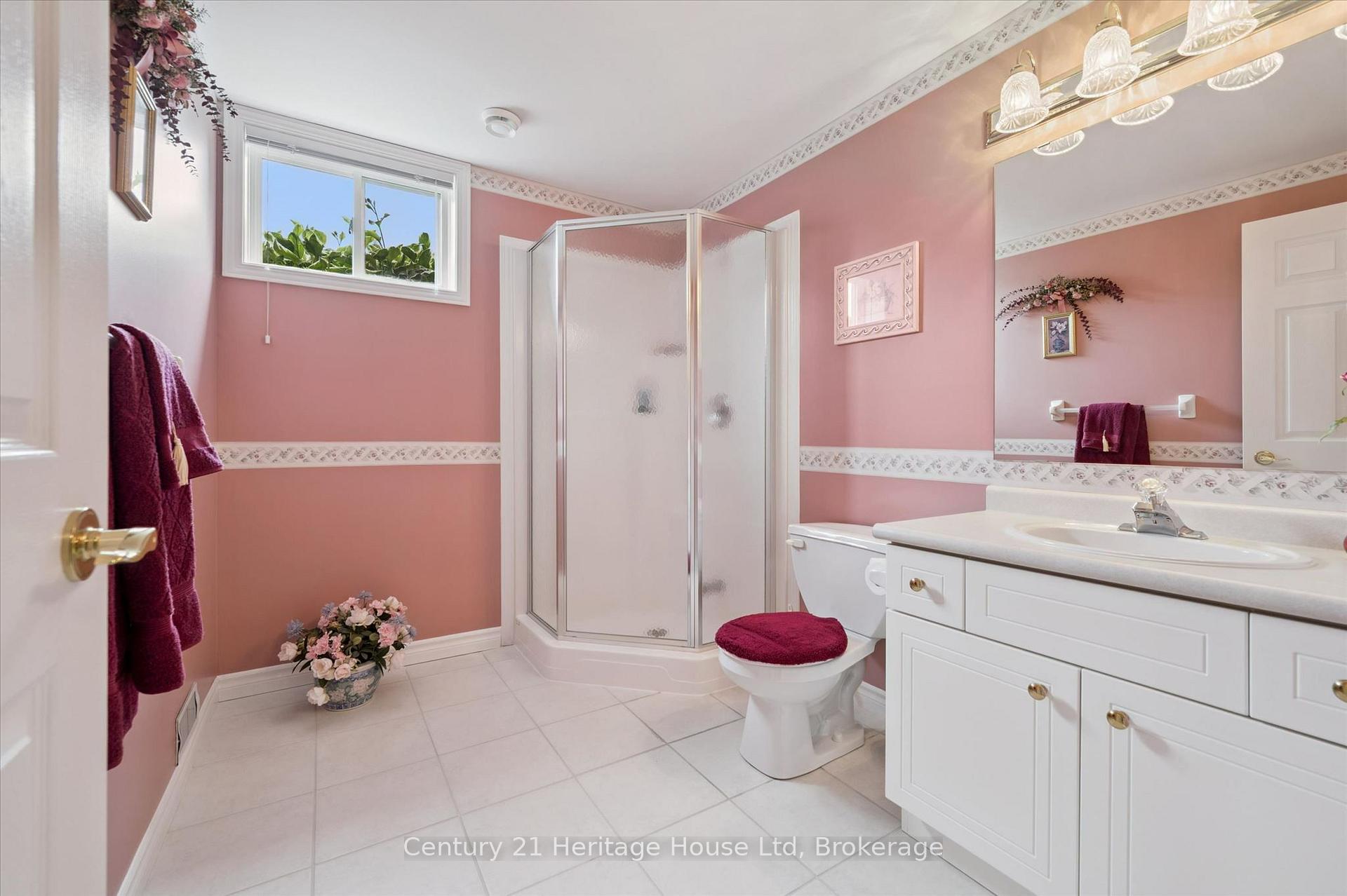 Photo 32 of 545 Athol Street, Centre Wellington, Fergus — HOMEH