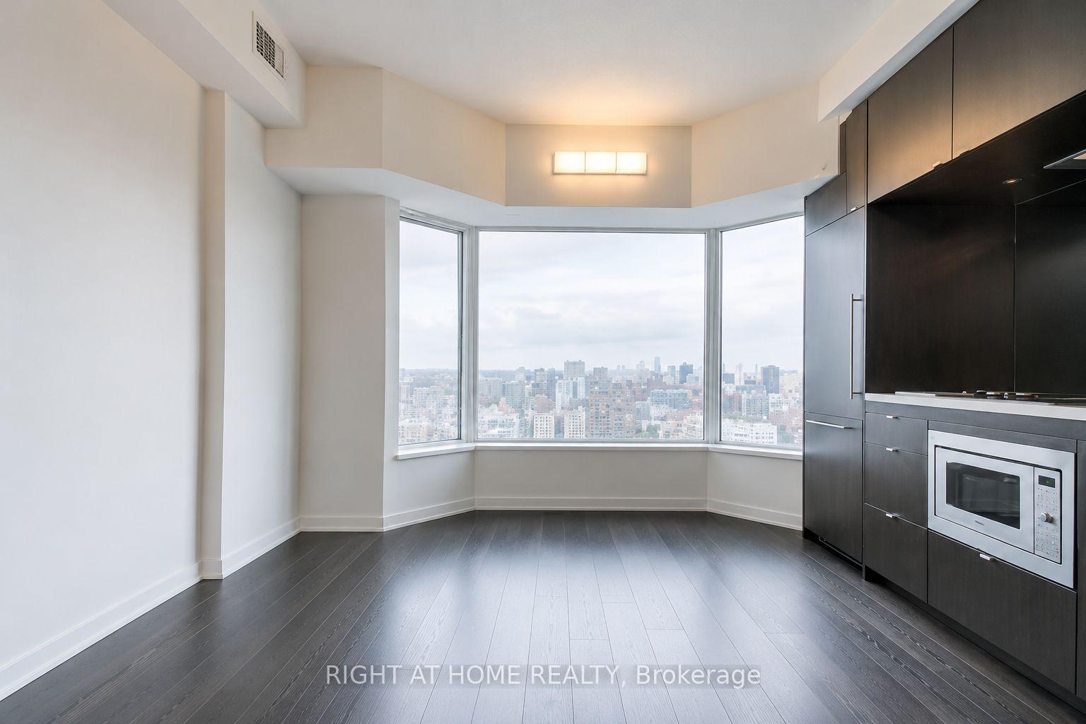 Front of Unit 3020, 155 Yorkville Avenue
