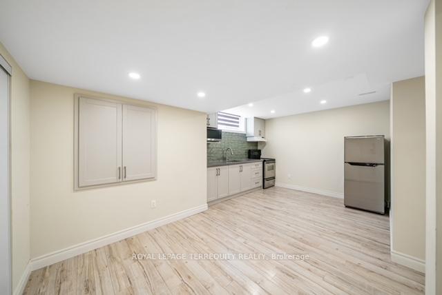 Photo 2 of 1 Devineridge Avenue, Ajax, Central East — HOMEH