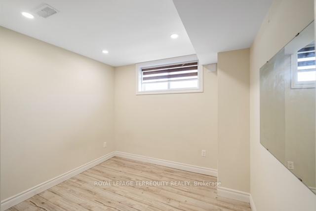 Photo 4 of 1 Devineridge Avenue, Ajax, Central East — HOMEH
