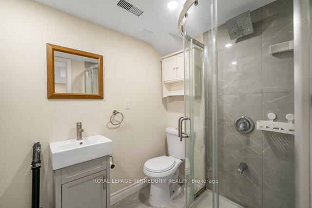 Photo 8 of 1 Devineridge Avenue, Ajax, Central East — HOMEH