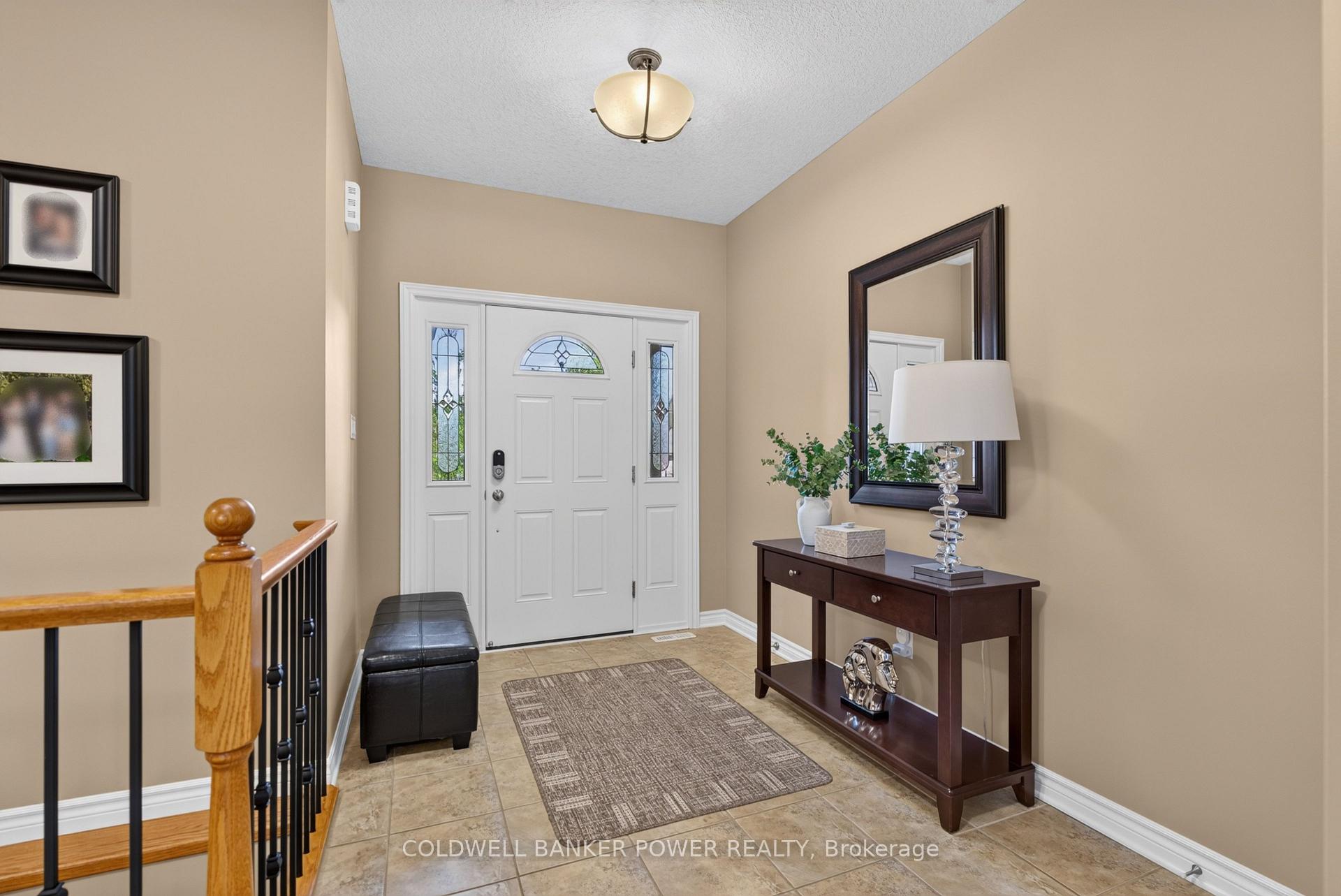 Photo 5 of 3182 Pincombe Drive, London, South W — HOMEH