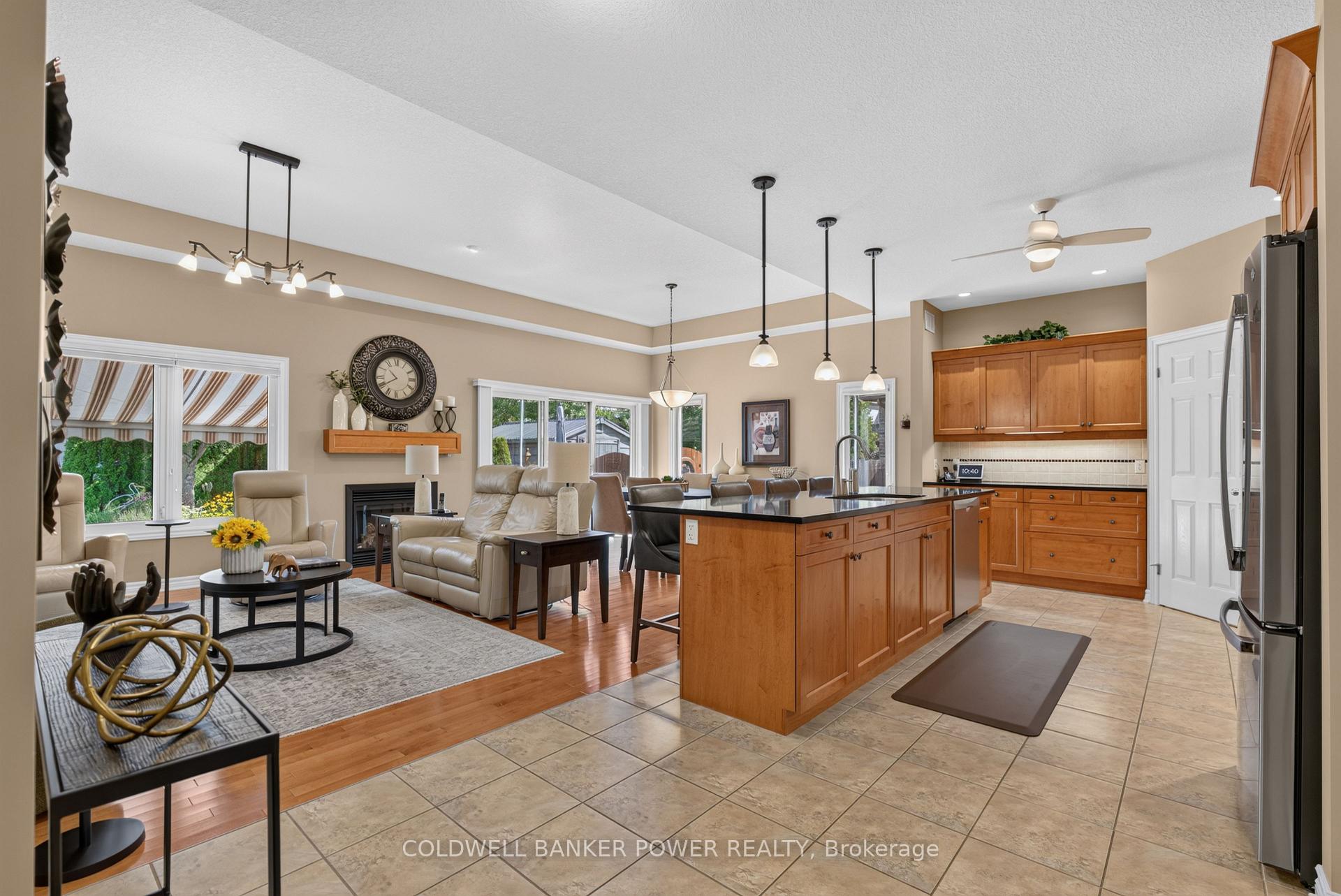 Photo 9 of 3182 Pincombe Drive, London, South W — HOMEH